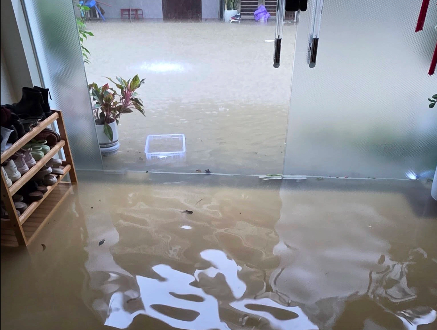 Mưa lớn gây sạt lở, ngập nhiều nơi ở Quảng Ninh- Ảnh 5.