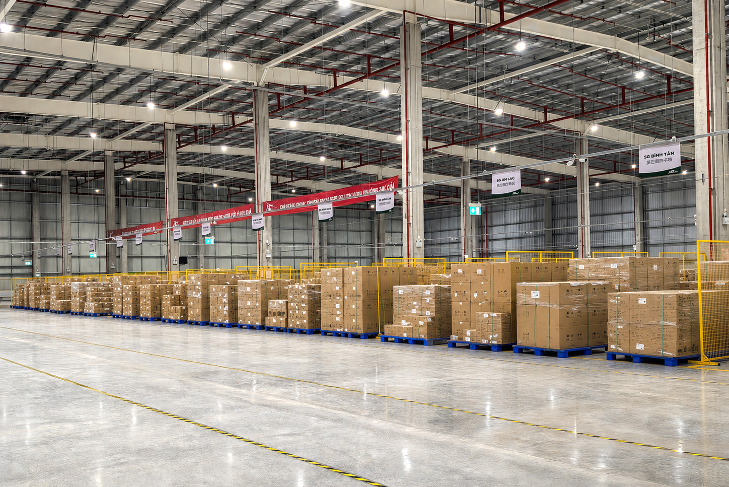Bao gạo, thùng sữa cũng mua online: Logistics giao hàng nặng bắt đầu sôi động - Ảnh 1.