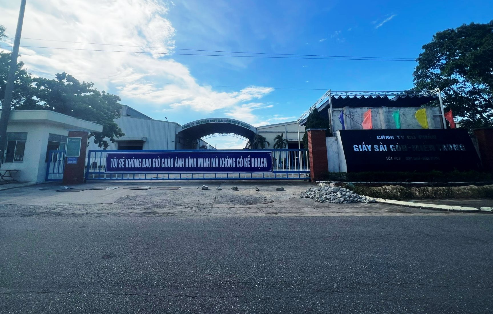 Đà Nẵng vào cuộc vụ doanh nghiệp giấy bị tố gây ô nhiễm môi trường - Ảnh 1.