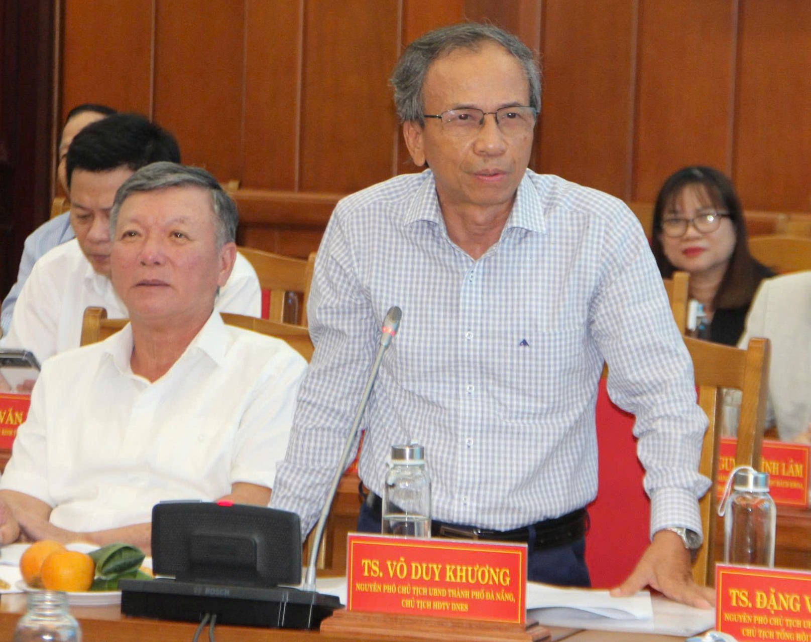 'AI tăng trưởng theo cấp số mũ nhưng các sở ngành vẫn còn đá qua đá lại' - Ảnh 1.