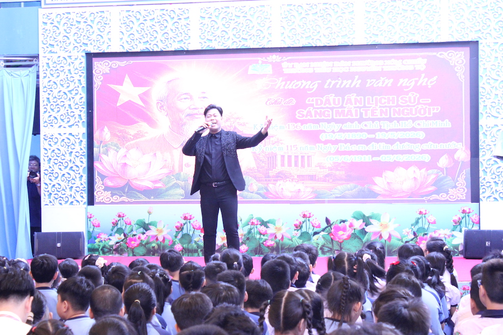 Đạo diễn 97 tuổi Xu&acirc;n Phượng rưng rưng kể lại lần gặp B&aacute;c Hồ ở Việt Bắc - Ảnh 7.