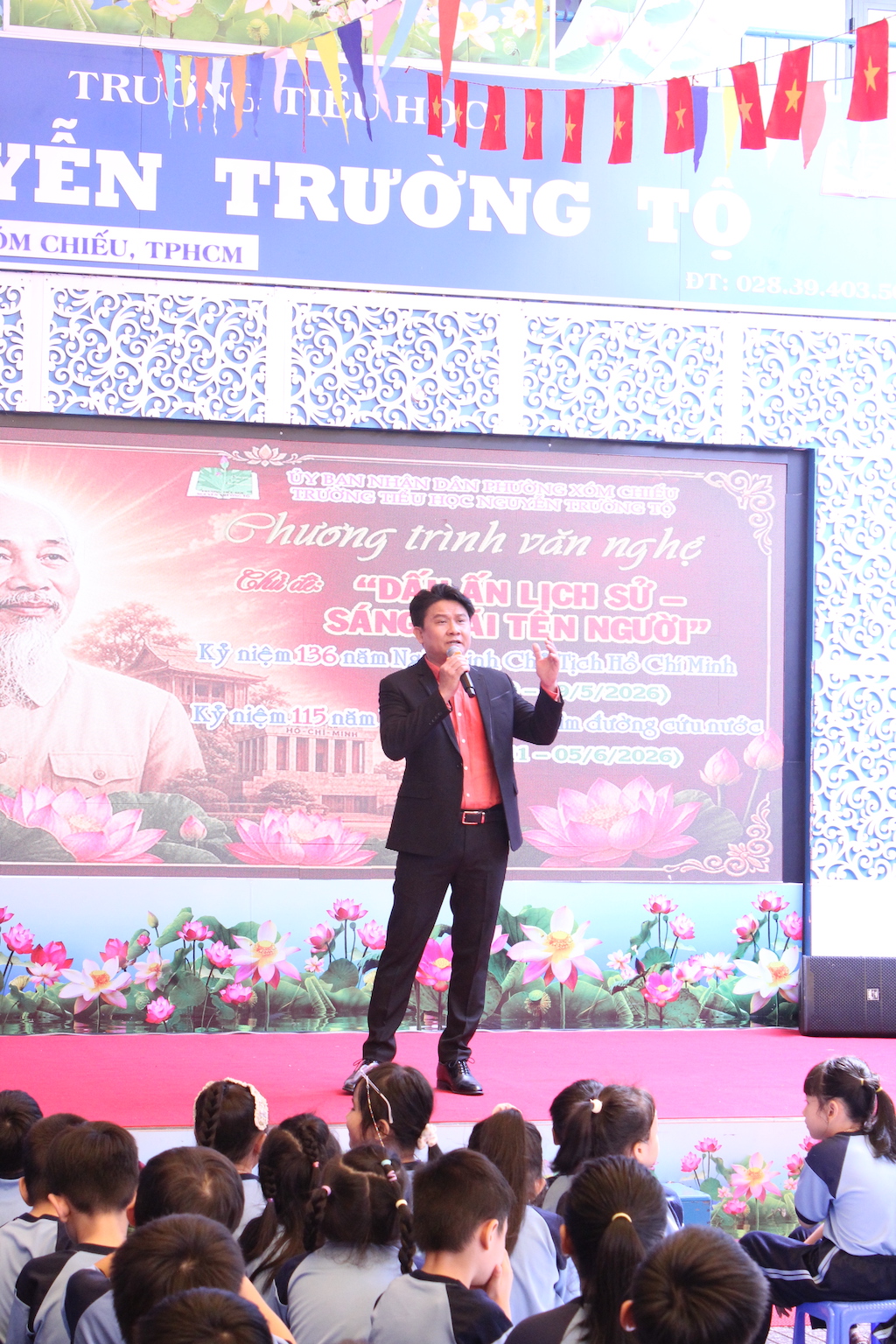 Đạo diễn 97 tuổi Xu&acirc;n Phượng rưng rưng kể lại lần gặp B&aacute;c Hồ ở Việt Bắc - Ảnh 5.