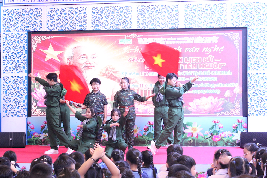 Đạo diễn 97 tuổi Xu&acirc;n Phượng rưng rưng kể lại lần gặp B&aacute;c Hồ ở Việt Bắc - Ảnh 6.