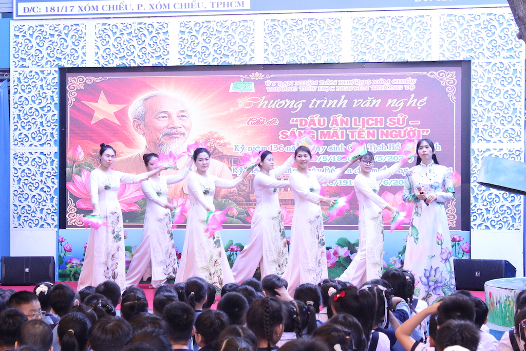 Đạo diễn 97 tuổi Xu&acirc;n Phượng rưng rưng kể lại lần gặp B&aacute;c Hồ ở Việt Bắc - Ảnh 9.