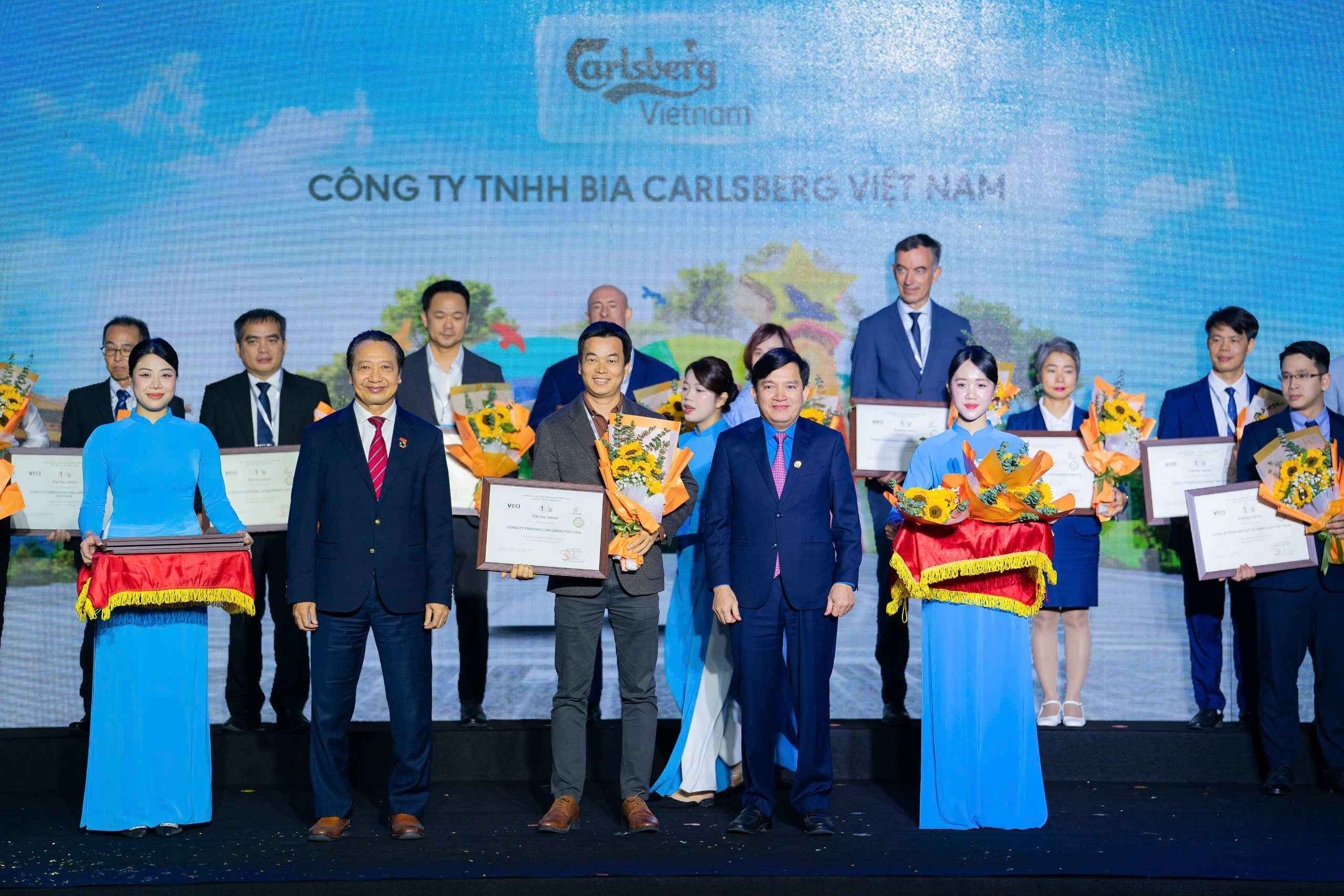 Carlsberg Việt Nam ghi dấu ấn với những ghi nhận uy tín trong nước và quốc tế 6 Carlsberg Việt Nam ghi dấu ấn với những ghi nhận uy tín trong nước và quốc tế - Ảnh 5.