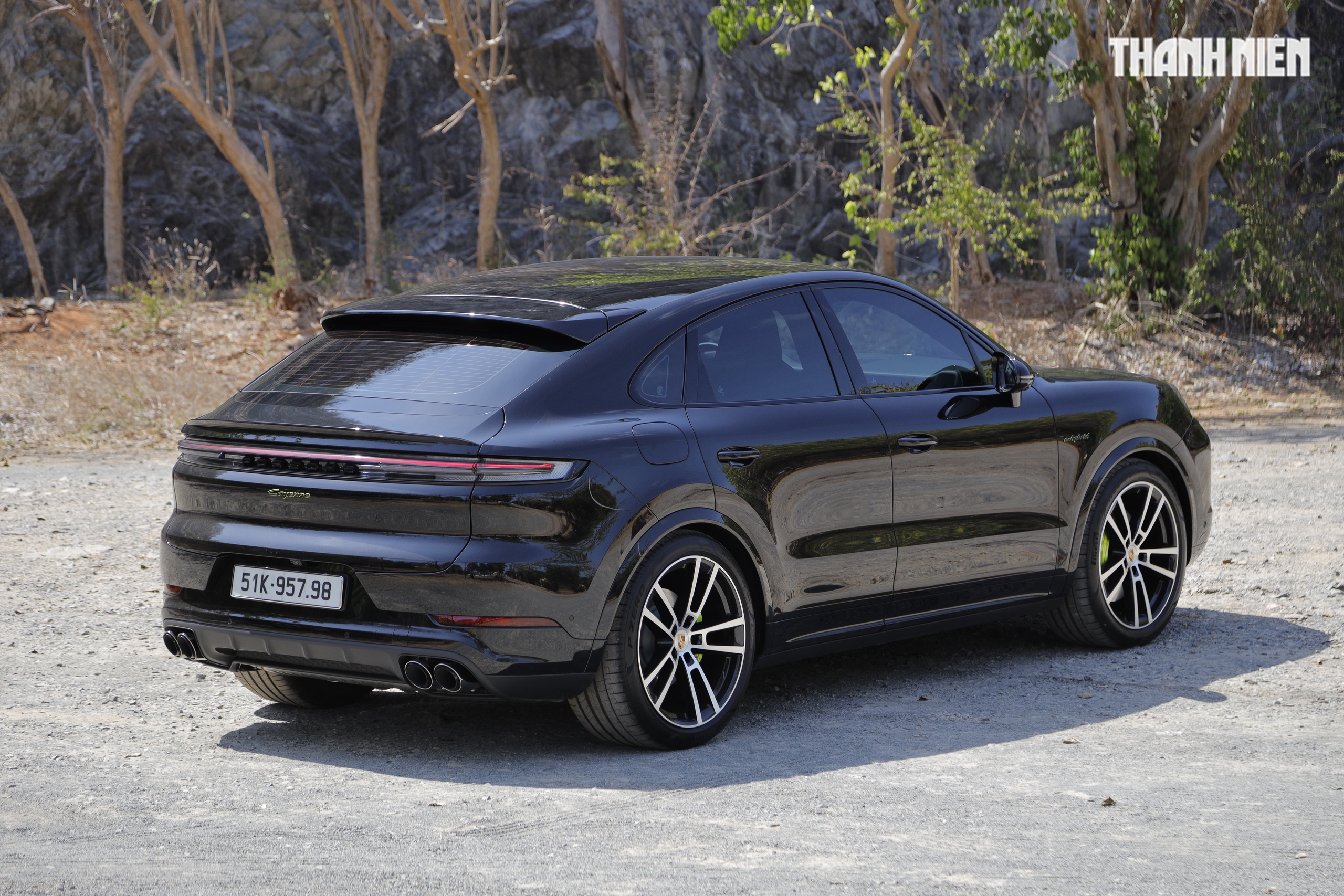 ‘Ghìm cương’ Porsche Cayenne e-hybrid giá gần 7 tỉ đồng: Nhanh, mạnh, ít ngốn xăng- Ảnh 5.