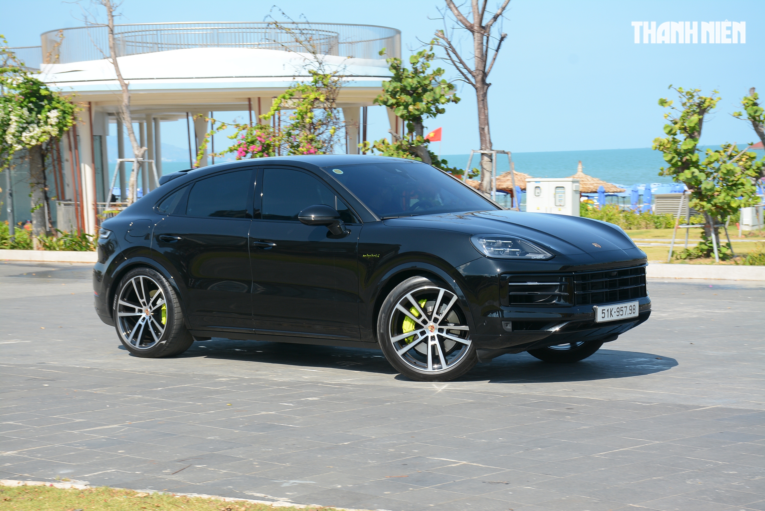 ‘Ghìm cương’ Porsche Cayenne e-hybrid giá gần 7 tỉ đồng: Nhanh, mạnh, ít ngốn xăng- Ảnh 18.