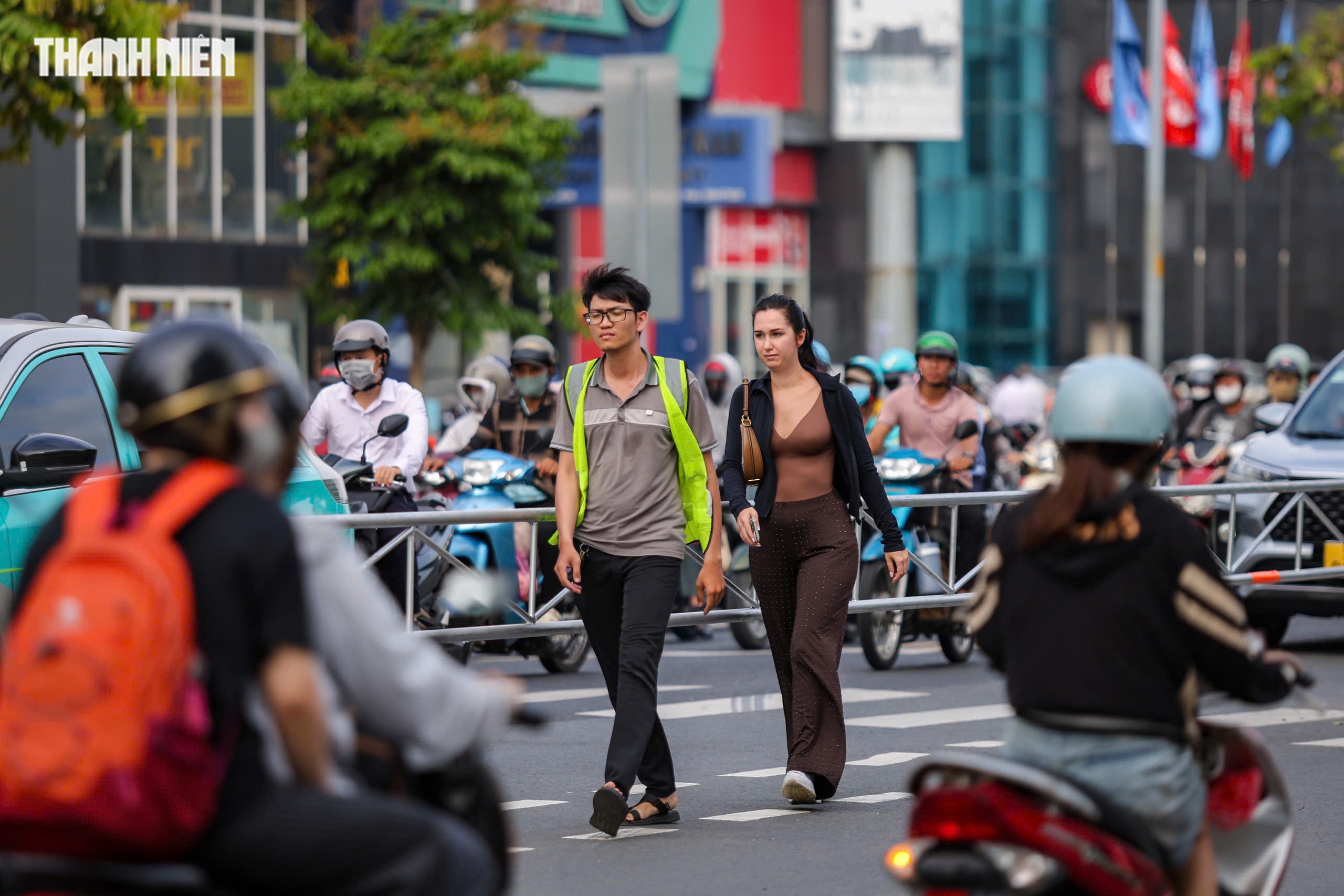 Đảo chiều đường Cộng Hòa: Người dân bớt 20 phút kẹt xe sáng đầu tuần - Ảnh 9.