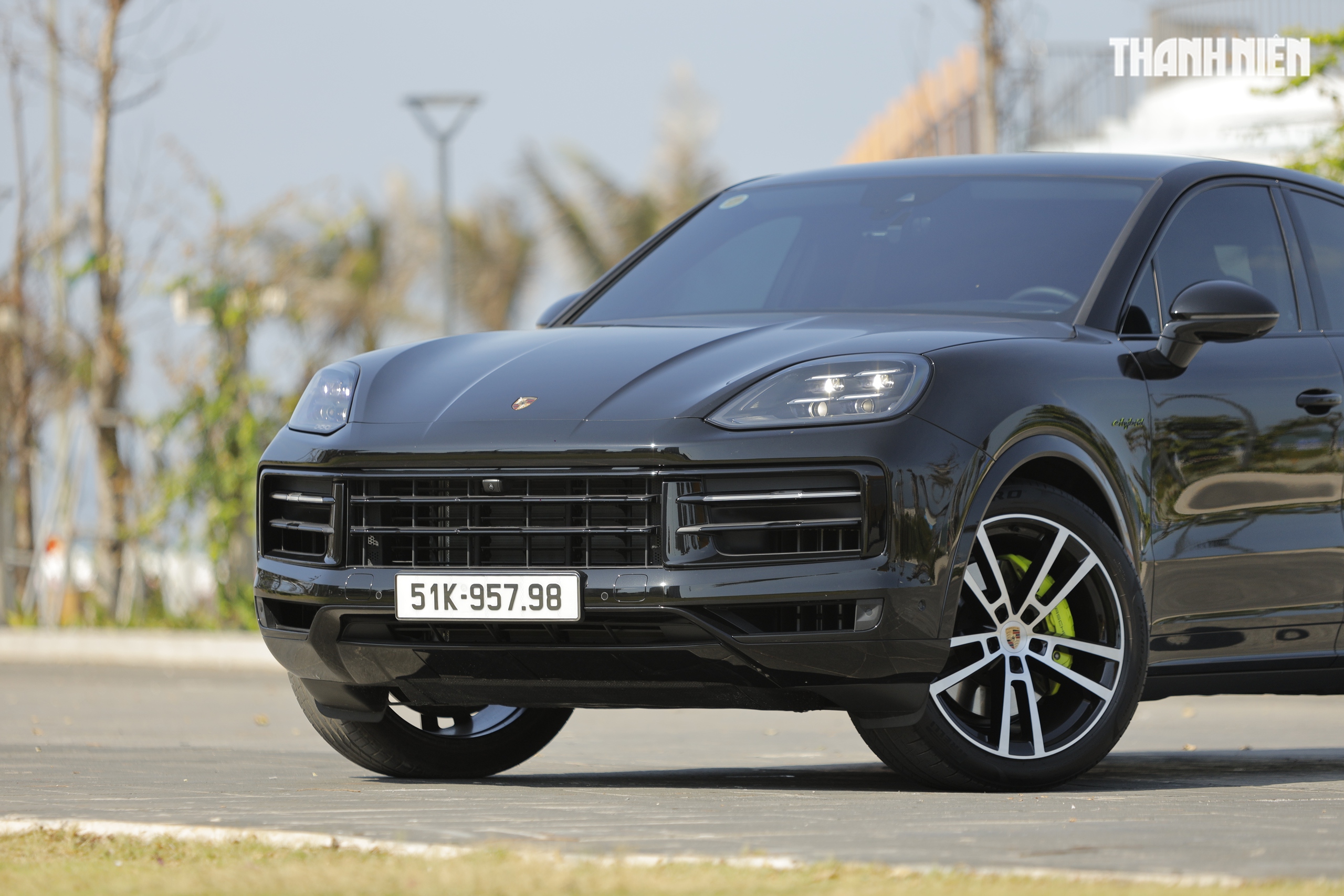 ‘Ghìm cương’ Porsche Cayenne e-hybrid giá gần 7 tỉ đồng: Nhanh, mạnh, ít ngốn xăng- Ảnh 3.