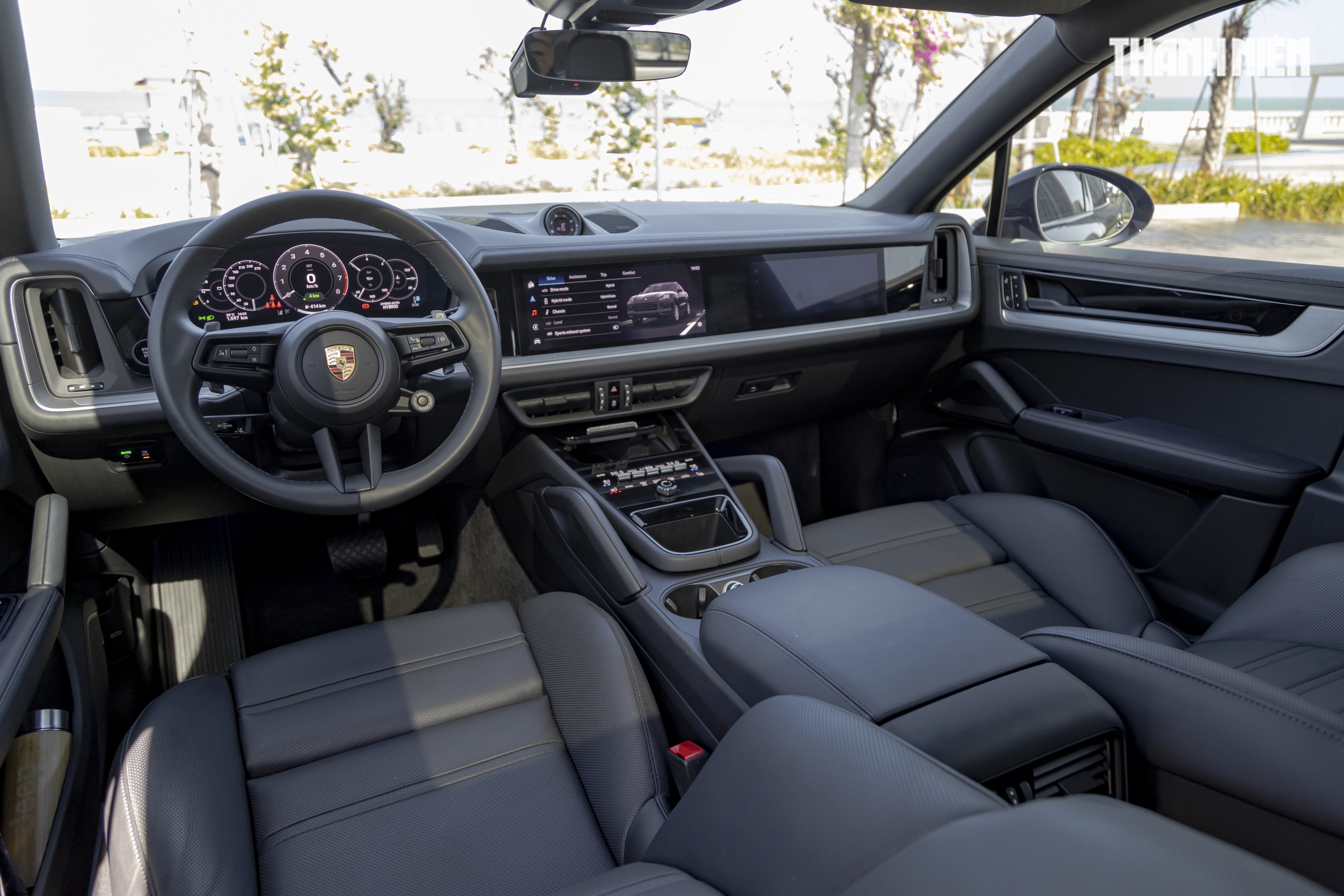 ‘Ghìm cương’ Porsche Cayenne e-hybrid giá gần 7 tỉ đồng: Nhanh, mạnh, ít ngốn xăng- Ảnh 17.