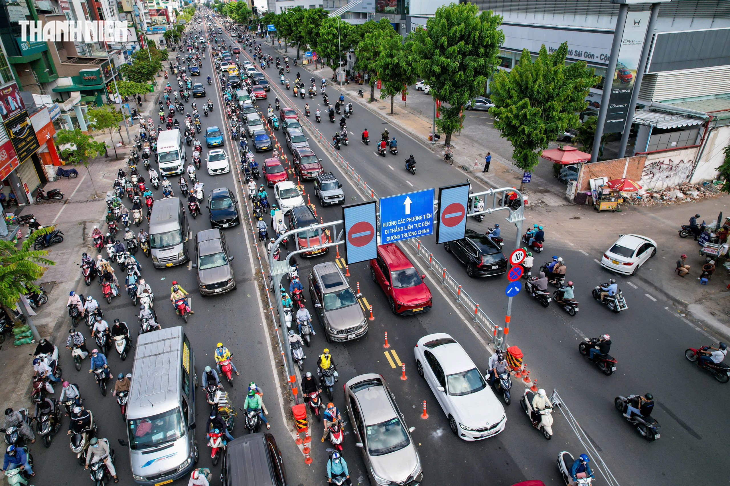 Đảo chiều đường Cộng Hòa: Người dân bớt 20 phút kẹt xe sáng đầu tuần - Ảnh 2.