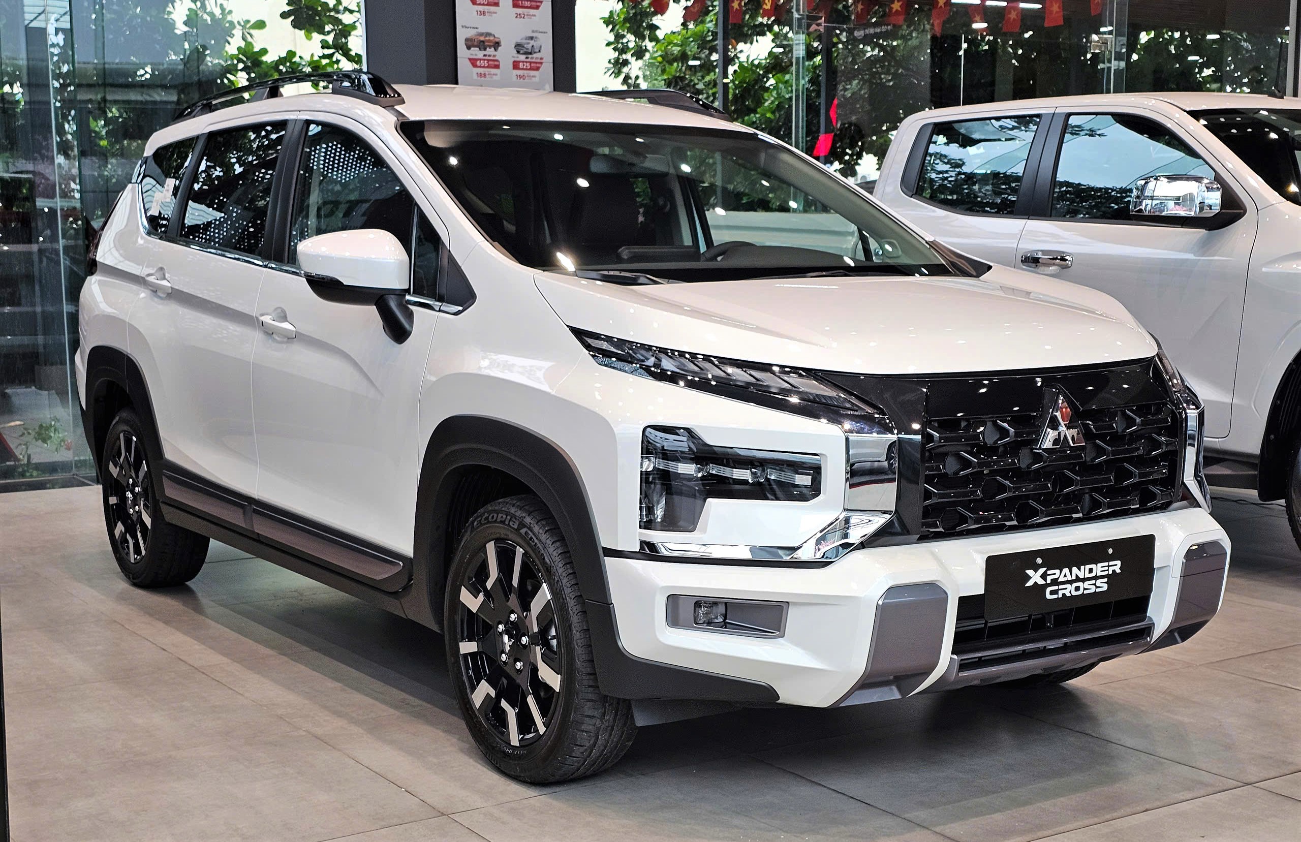 Toyota Veloz vượt mặt Mitsubishi Xpander, xe điện VinFast vẫn 'chiếm sóng' - Ảnh 3.