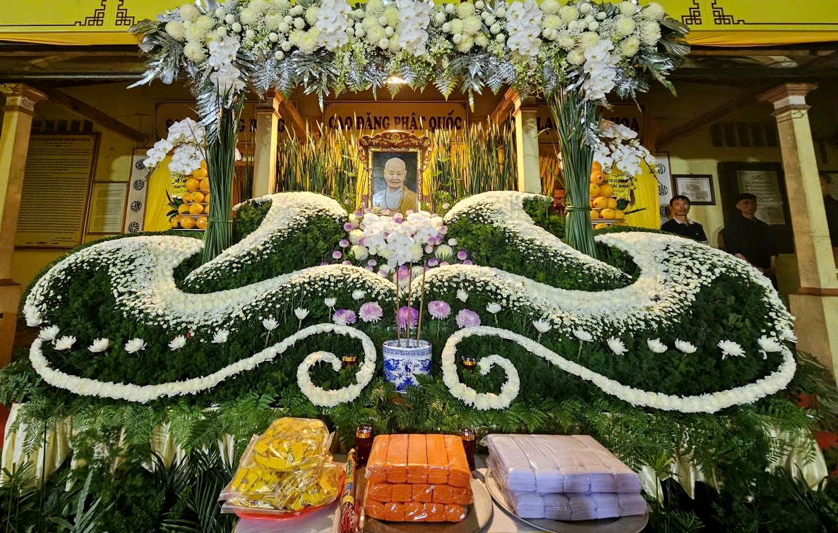 Dòng người tiễn biệt ni trưởng Thích Đàm Chính tại chùa Tiêu Sơn- Ảnh 1. Dòng người tiễn biệt ni trưởng Thích Đàm Chính tại chùa Tiêu Sơn- Ảnh 1.