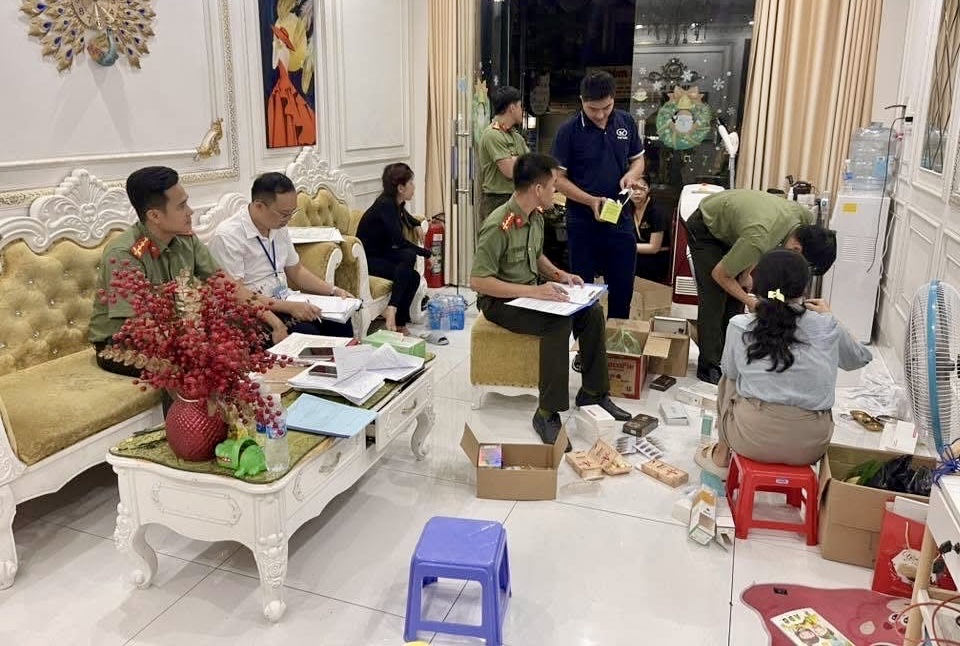 TP.HCM: Công an tìm người từng sử dụng dịch vụ tại một cơ sở thẩm mỹ - Ảnh 1.