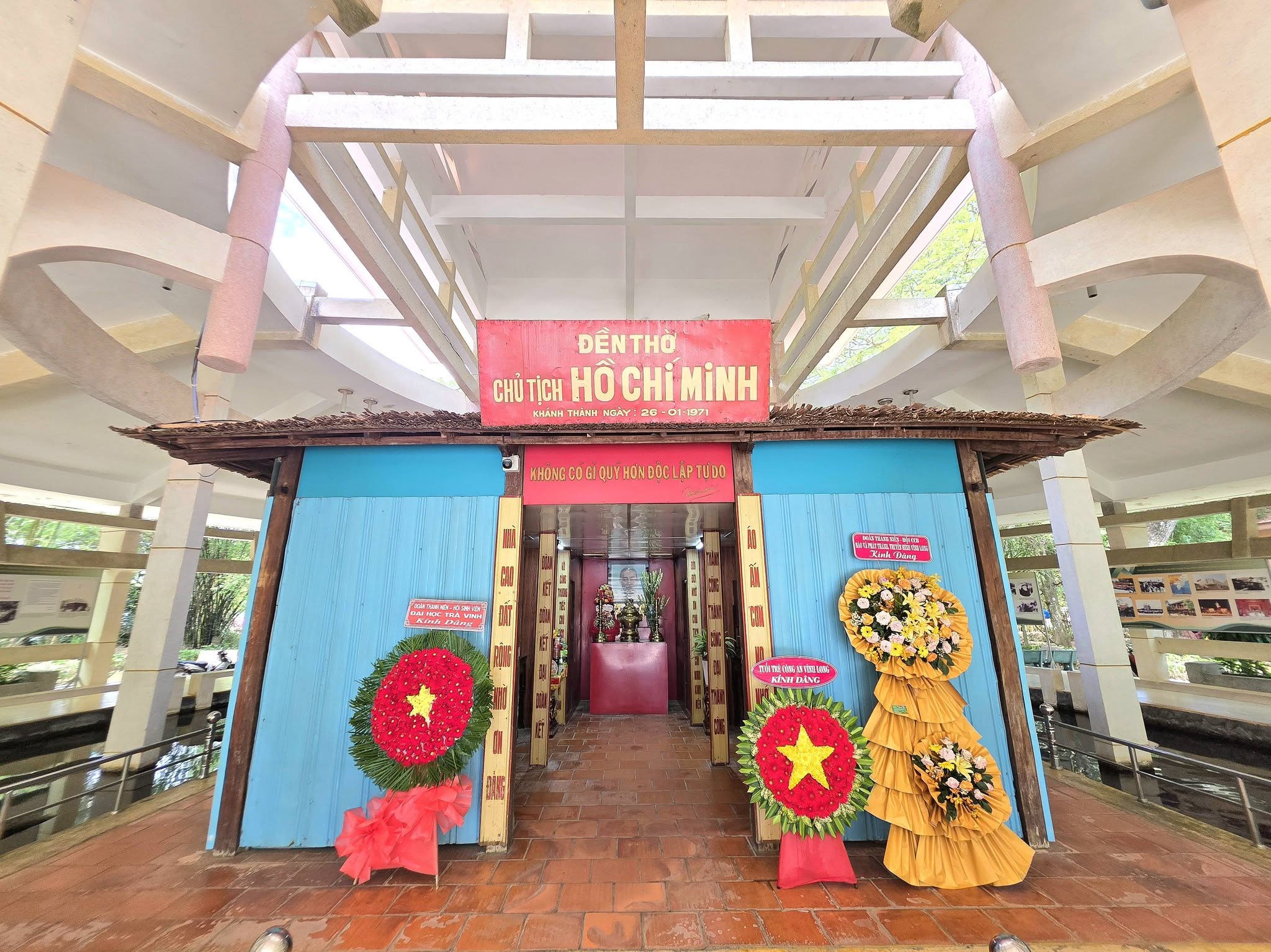 Th&aacute;ng 5 về Long Đức, nghe kể chuyện giữ đền thờ B&aacute;c- Ảnh 6.
