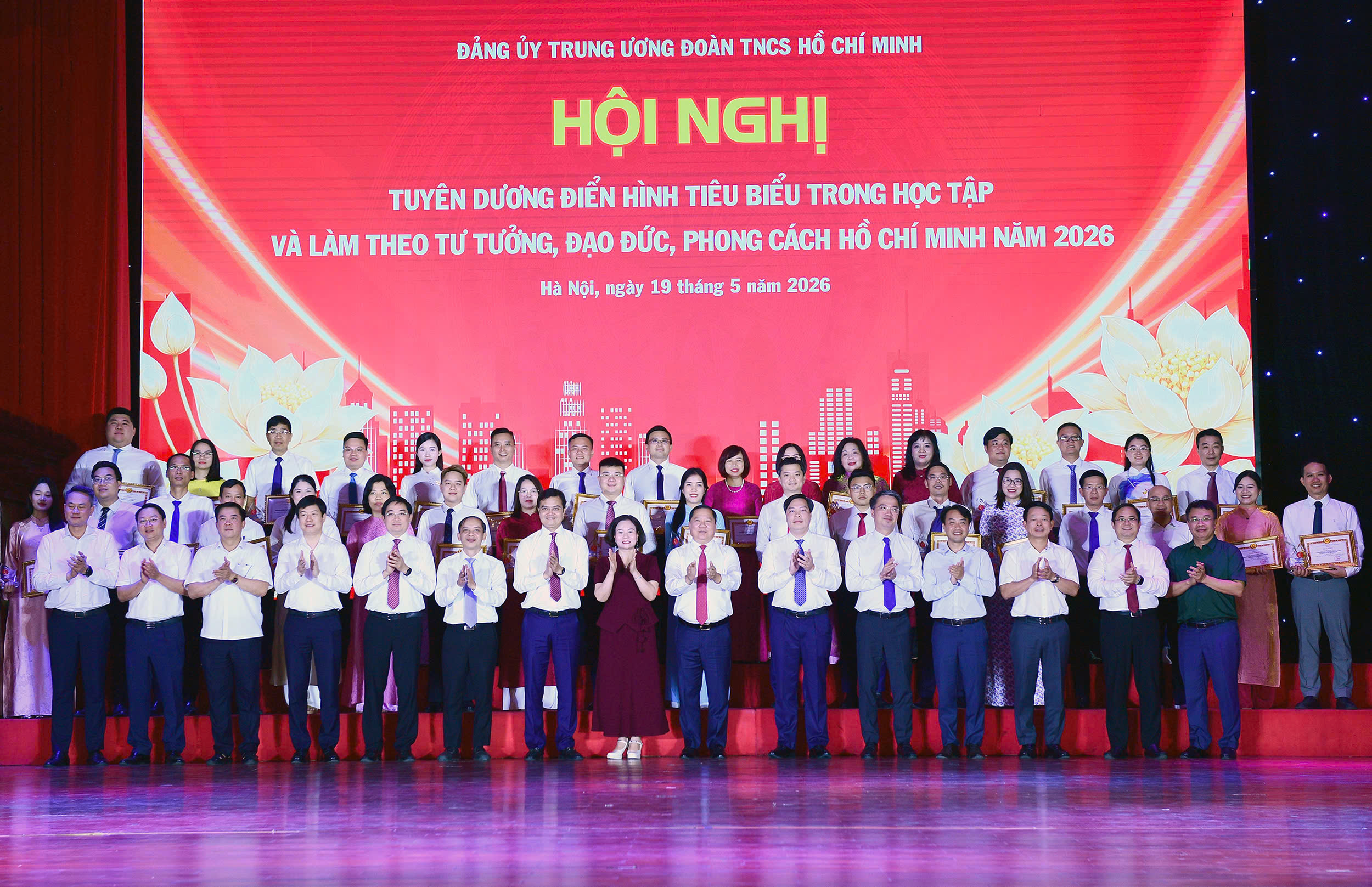 Tuy&ecirc;n dương 42 điển h&igrave;nh ti&ecirc;u biểu học v&agrave; l&agrave;m theo B&aacute;c - Ảnh 4.