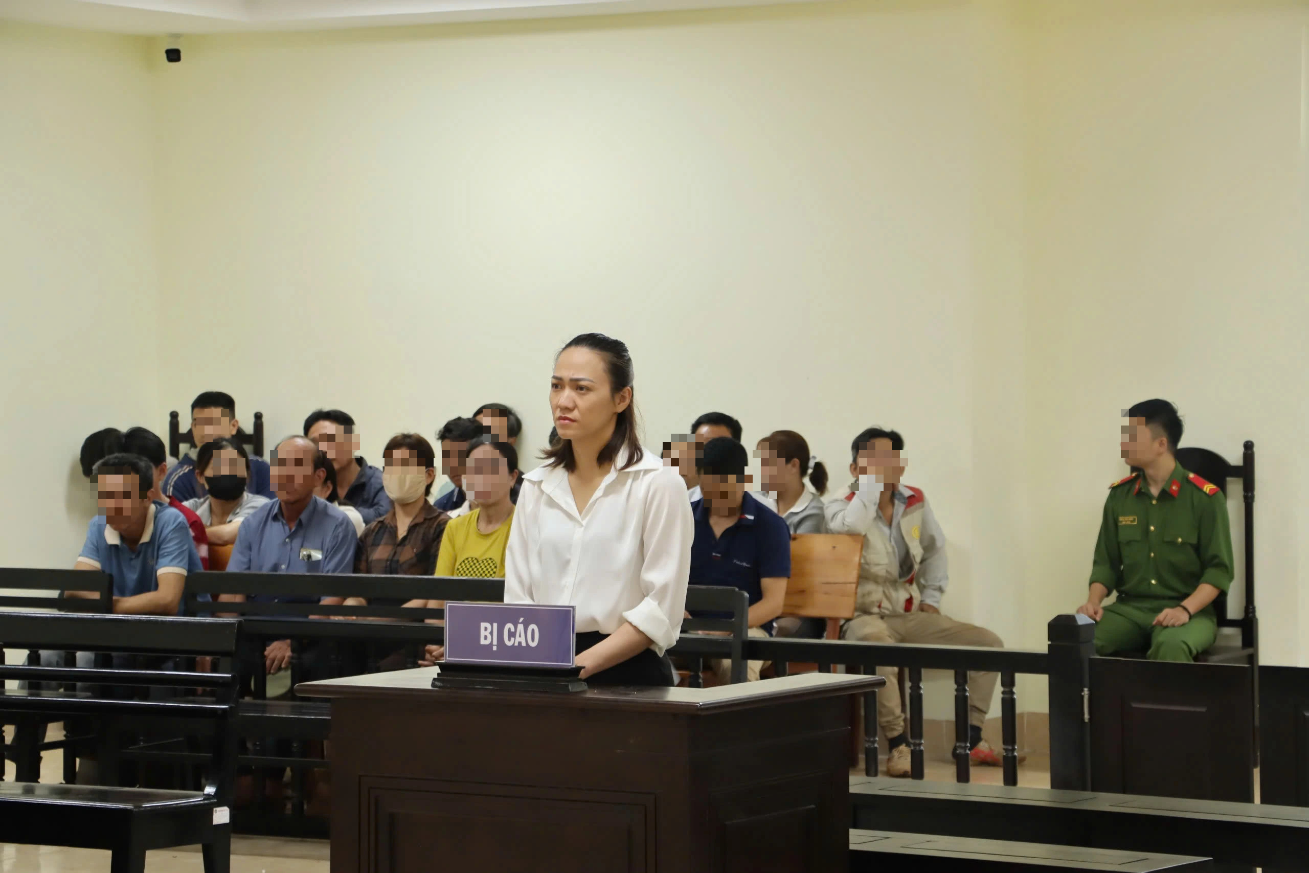 Nữ tài xế tông chủ tịch xã tử vong, lĩnh án 3 năm tù- Ảnh 1. Nữ tài xế tông chủ tịch xã tử vong, lĩnh án 3 năm tù- Ảnh 1.