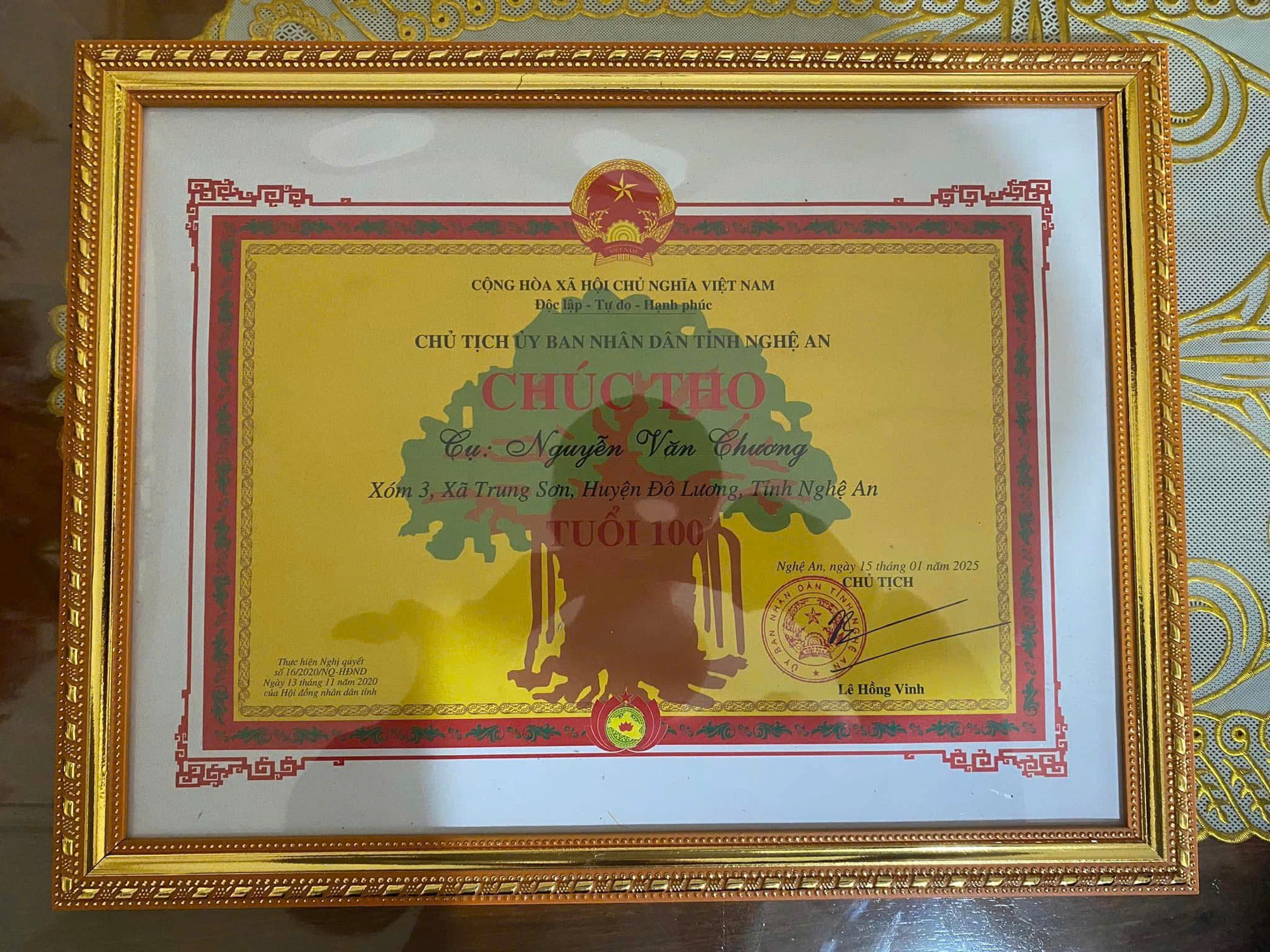 101 tuổi vẫn minh mẫn, cụ ông khiến nhiều người ngưỡng mộ - Ảnh 3. 101 tuổi vẫn minh mẫn, cụ ông khiến nhiều người ngưỡng mộ - Ảnh 3.