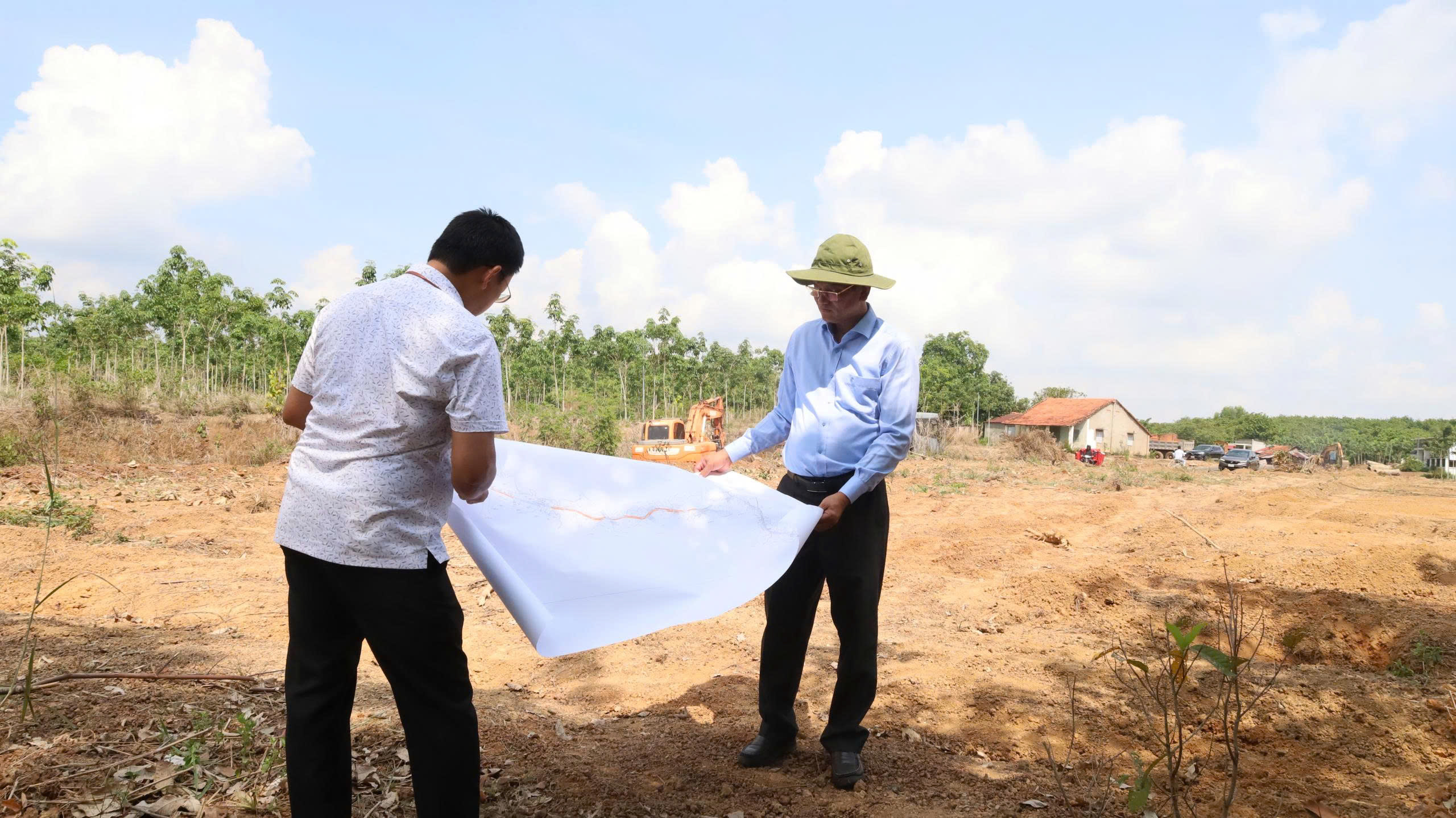 Đồng Nai: Người dân hiến đất trị giá khoảng 20 tỉ đồng để nhà nước làm đường - Ảnh 5.