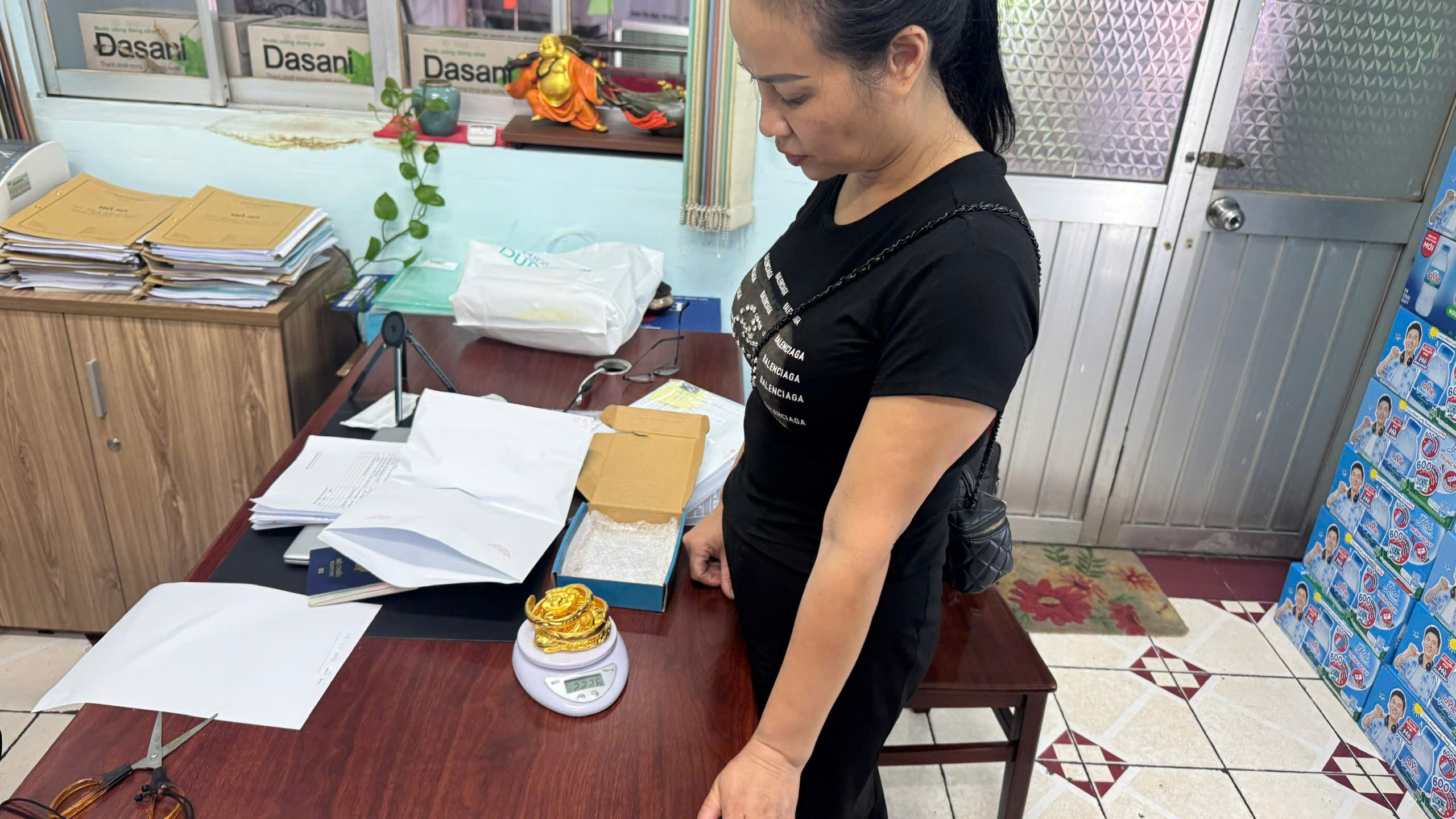 Công an TP.HCM xóa đường dây buôn lậu vàng 'khủng' từ Campuchia - Ảnh 3.