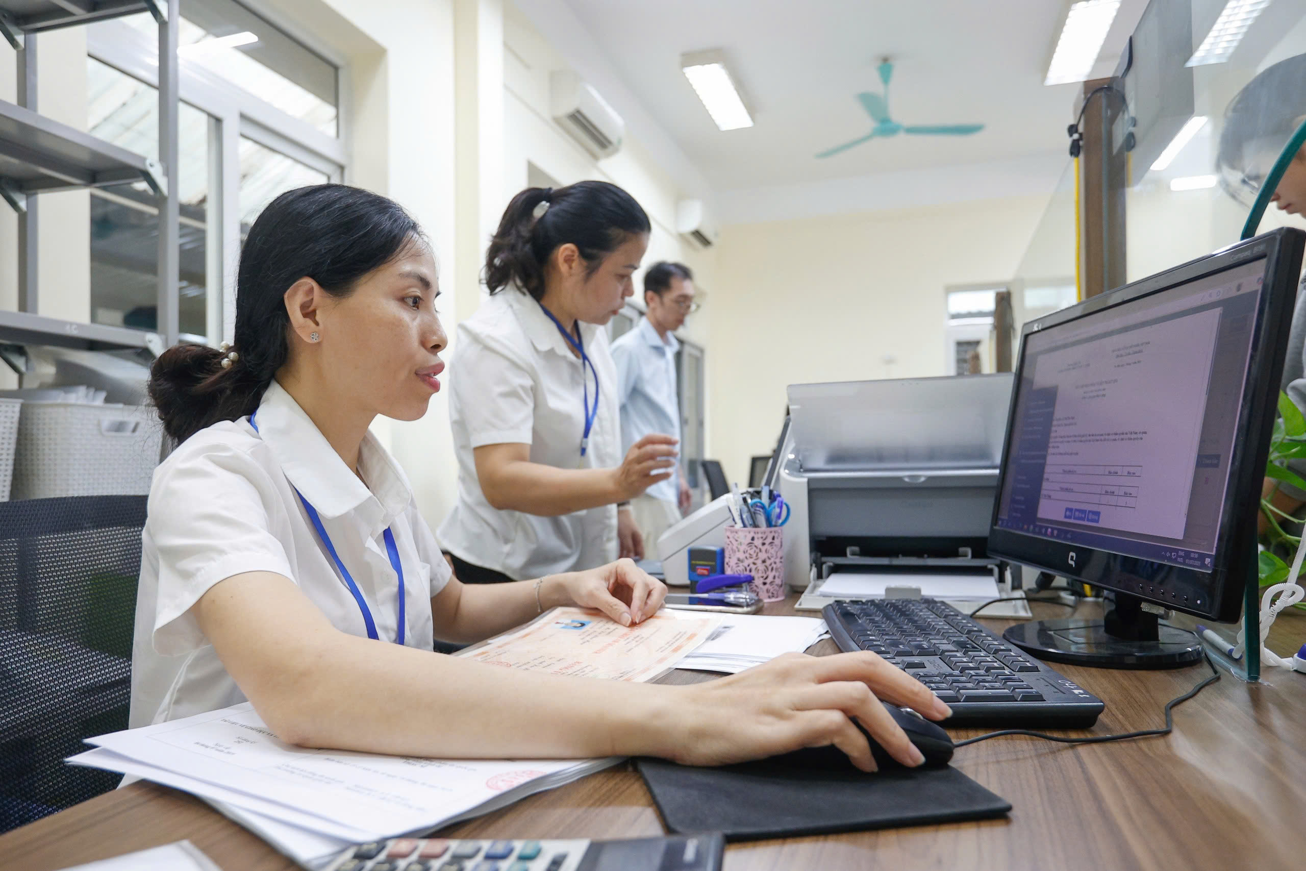 Tiếp nhận người hoạt động không chuyên trách cấp xã vào công chức - Ảnh 1.