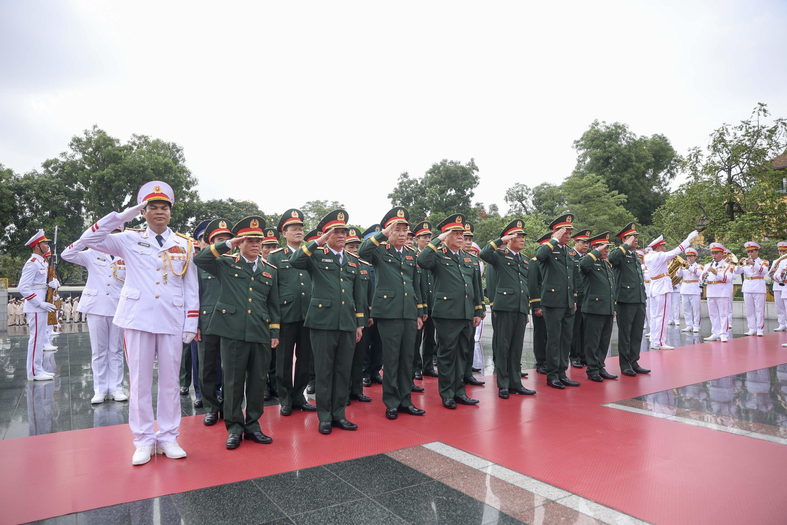 Lãnh đạo Đảng, Nhà nước, MTTQ vào Lăng viếng Chủ tịch Hồ Chí Minh- Ảnh 13. Lãnh đạo Đảng, Nhà nước, MTTQ vào Lăng viếng Chủ tịch Hồ Chí Minh- Ảnh 13.