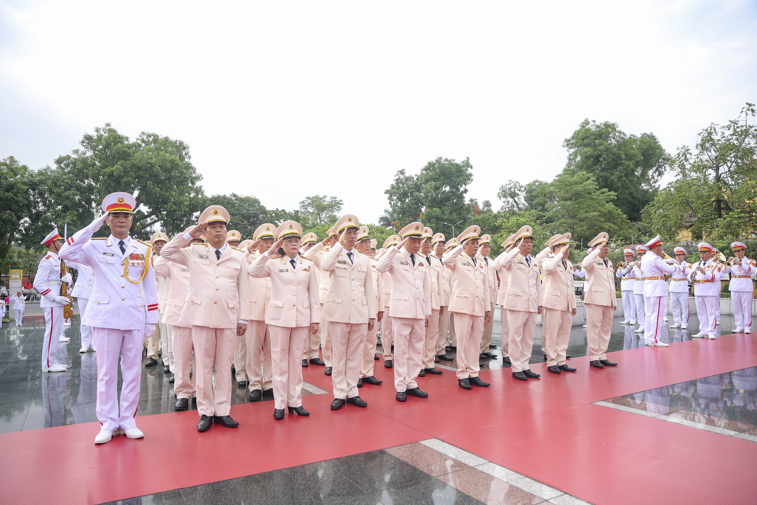 Lãnh đạo Đảng, Nhà nước, MTTQ vào Lăng viếng Chủ tịch Hồ Chí Minh- Ảnh 14. Lãnh đạo Đảng, Nhà nước, MTTQ vào Lăng viếng Chủ tịch Hồ Chí Minh- Ảnh 14.