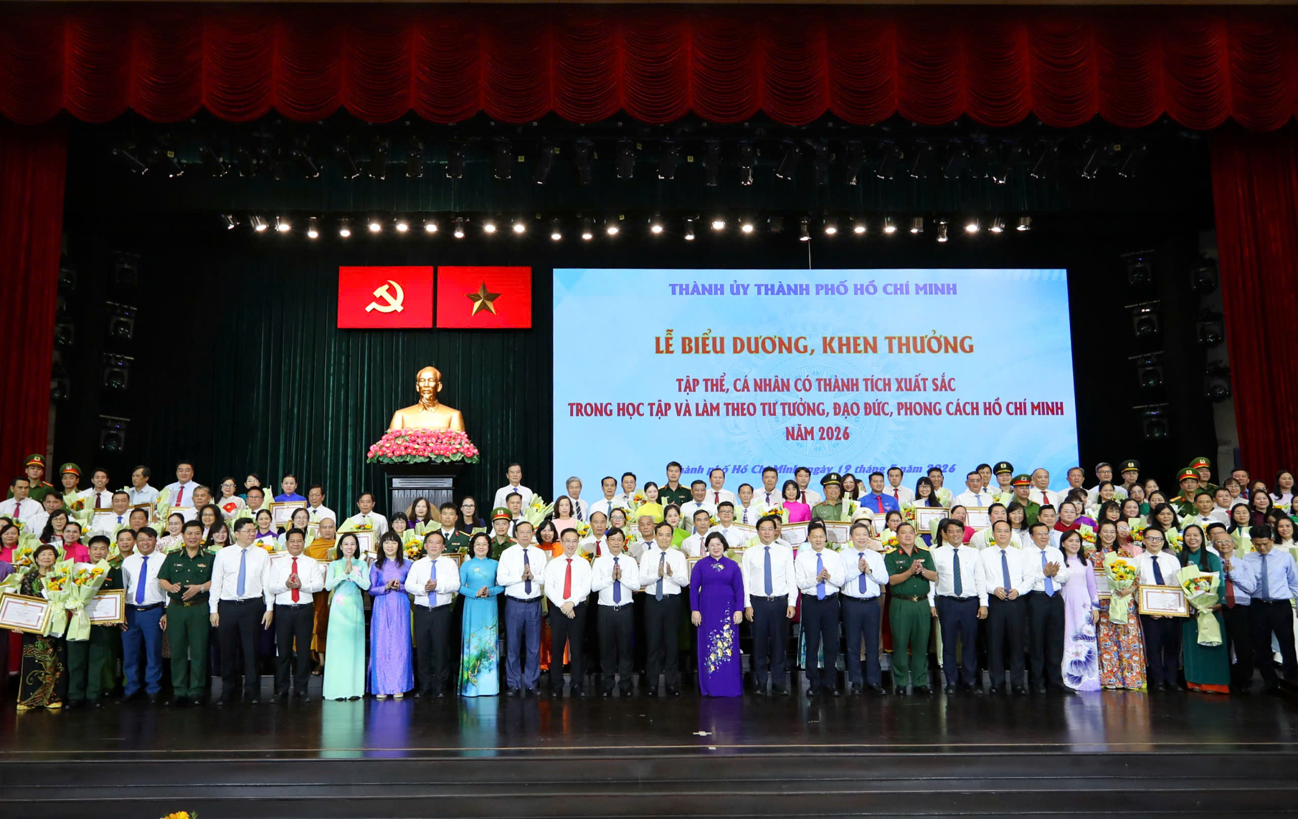 TP.HCM tuyên dương 358 tập thể, cá nhân học và làm theo gương Bác Hồ - Ảnh 8.