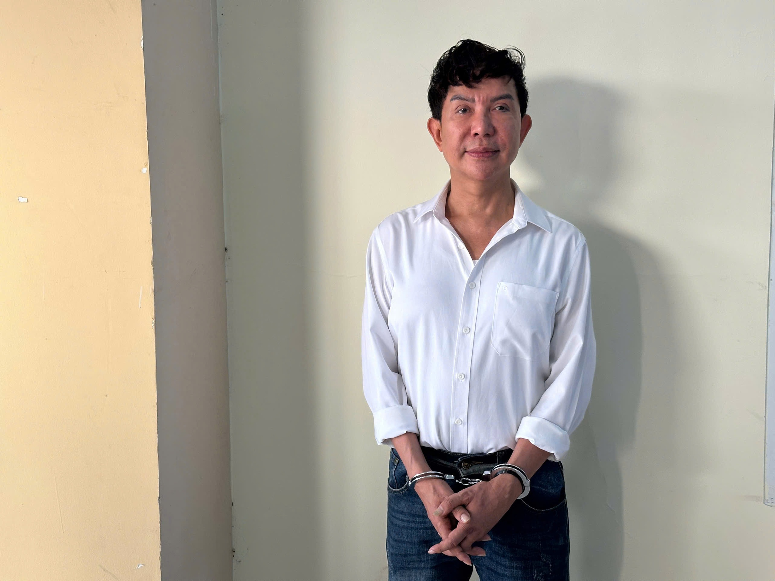 Ca sĩ Long Nhật và ca sĩ Sơn Ngọc Minh bị Công an TP.HCM bắt - Ảnh 1.