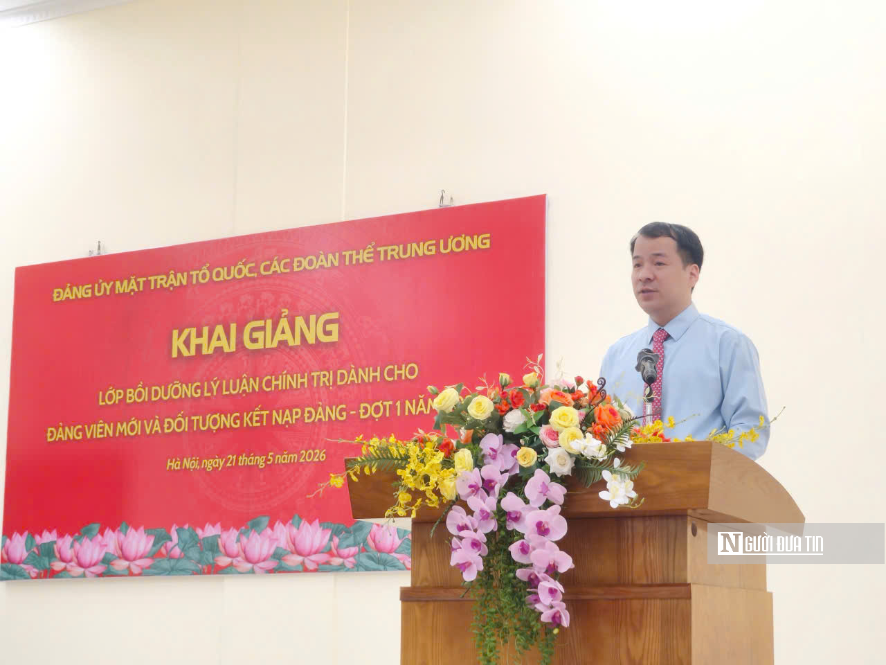 Trang bị nền tảng l&yacute; luận ch&iacute;nh trị cho đảng vi&ecirc;n mới v&agrave; đối tượng kết nạp Đảng- Ảnh 2.