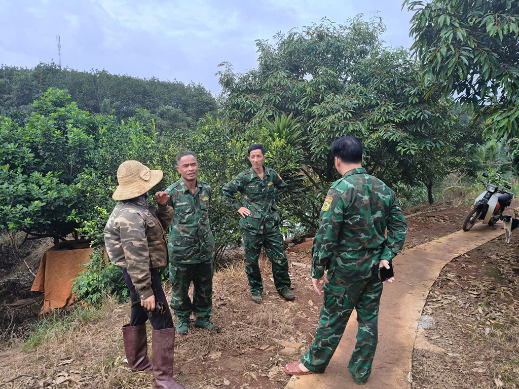 Chung dòng máu Lạc Hồng: Người lính đưa công nghệ số đến với đồng bào vùng biên- Ảnh 5. Chung dòng máu Lạc Hồng: Người lính đưa công nghệ số đến với đồng bào vùng biên- Ảnh 5.