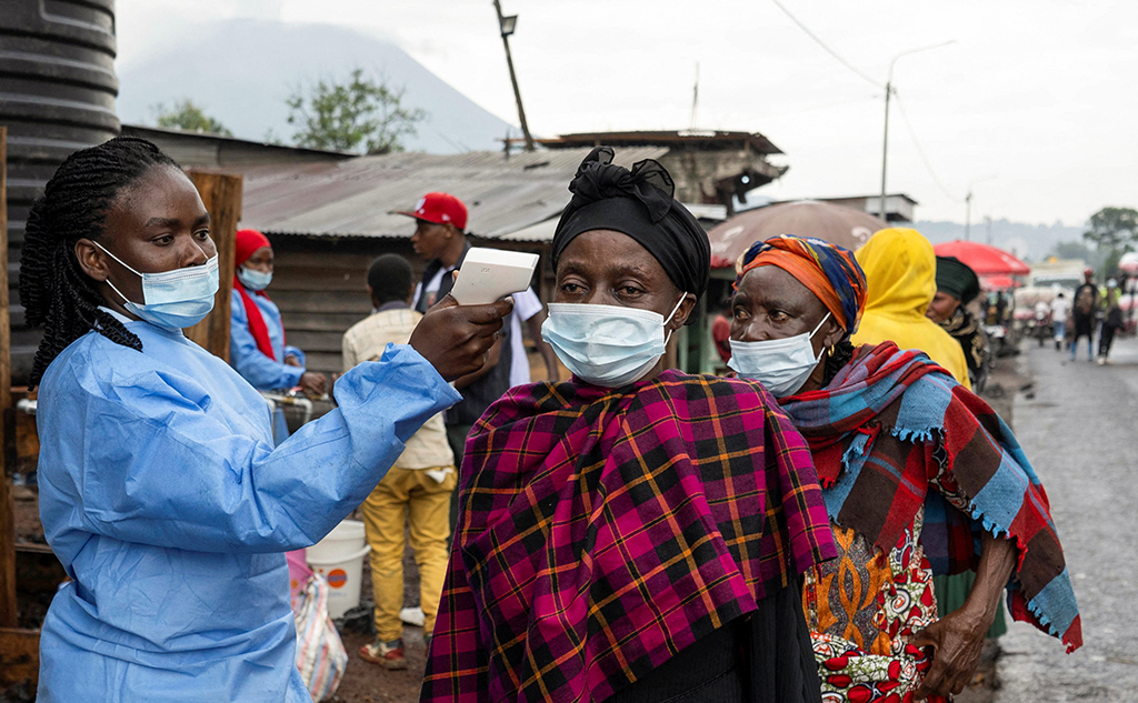 Mỹ ra quy định nhập cảnh mới ứng phó Ebola - Ảnh 1.