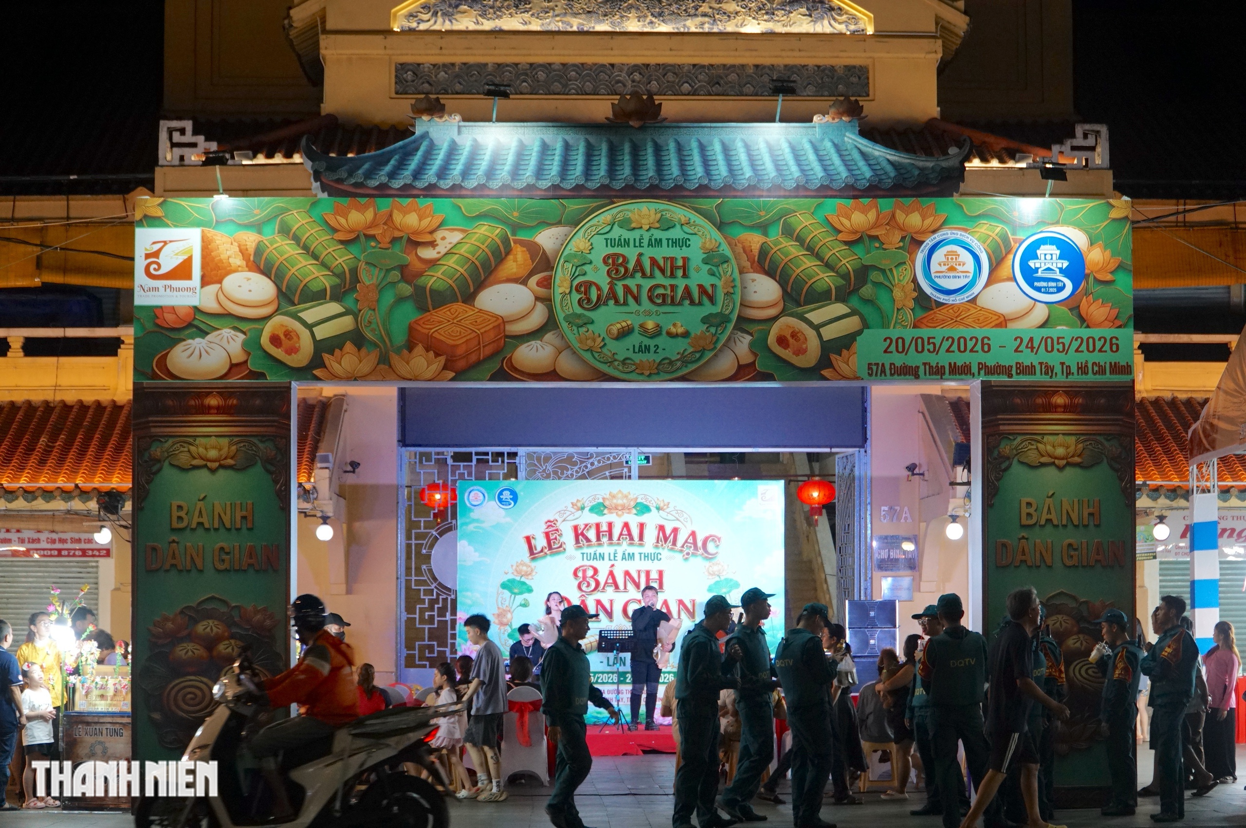  Nhiều loại bánh miền Tây bắt mắt - Ảnh 1.
