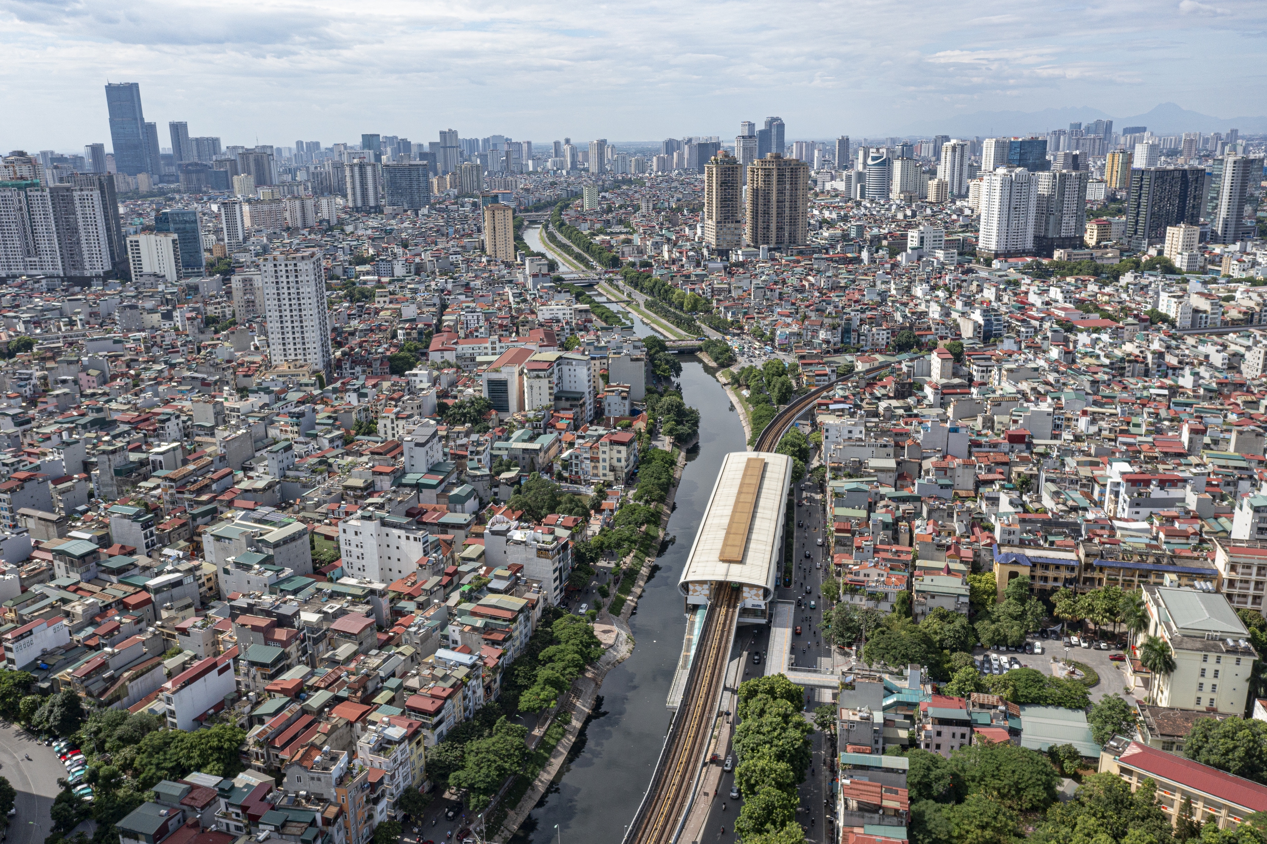 Giải bài toán khi xã, phường thành 'siêu đô thị nén'- Ảnh 2.