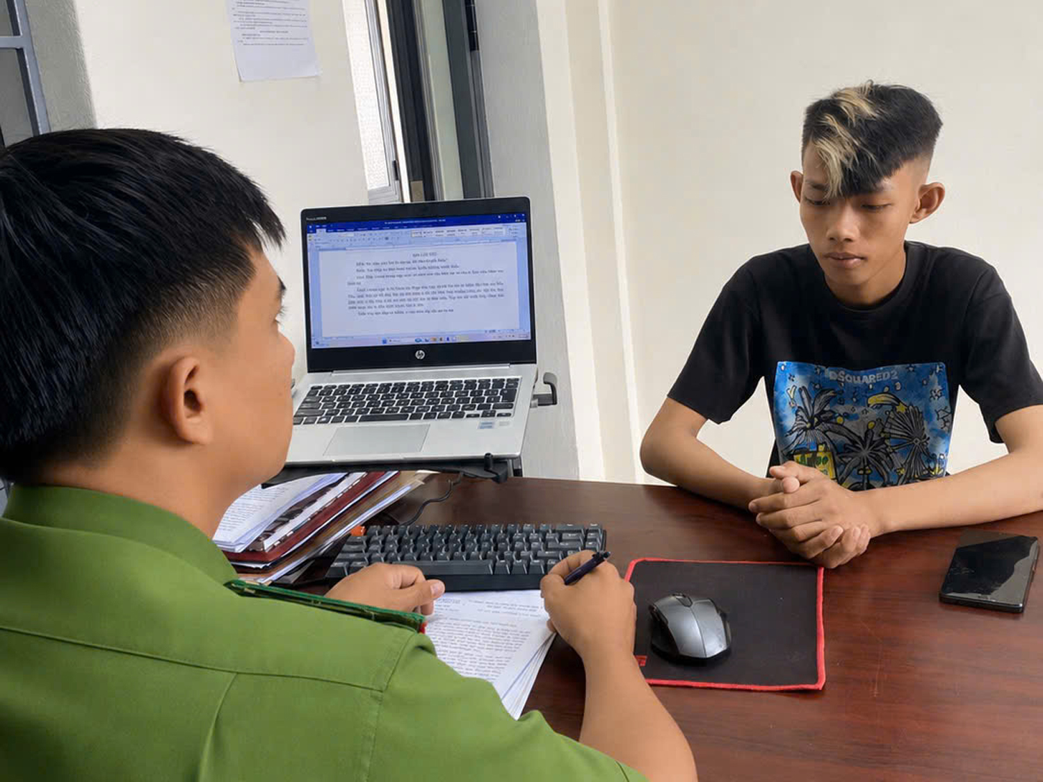 Nhóm học sinh lớp 8 mưu trí giúp công an bắt nghi phạm trộm cắp - Ảnh 1.