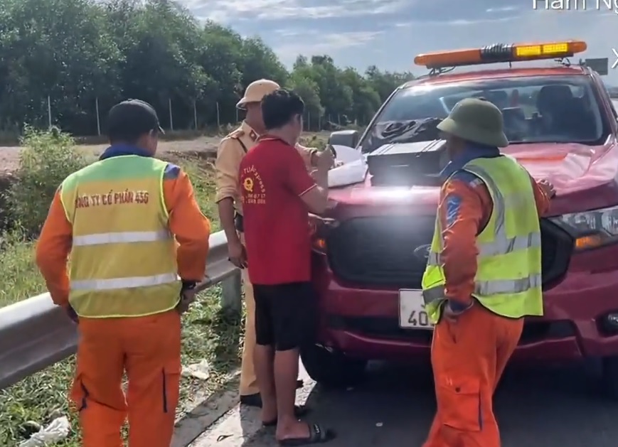 Bất ngờ tài xế xe tải chạy ngược chiều trên cao tốc vì... chưa tỉnh ngủ - Ảnh 2.