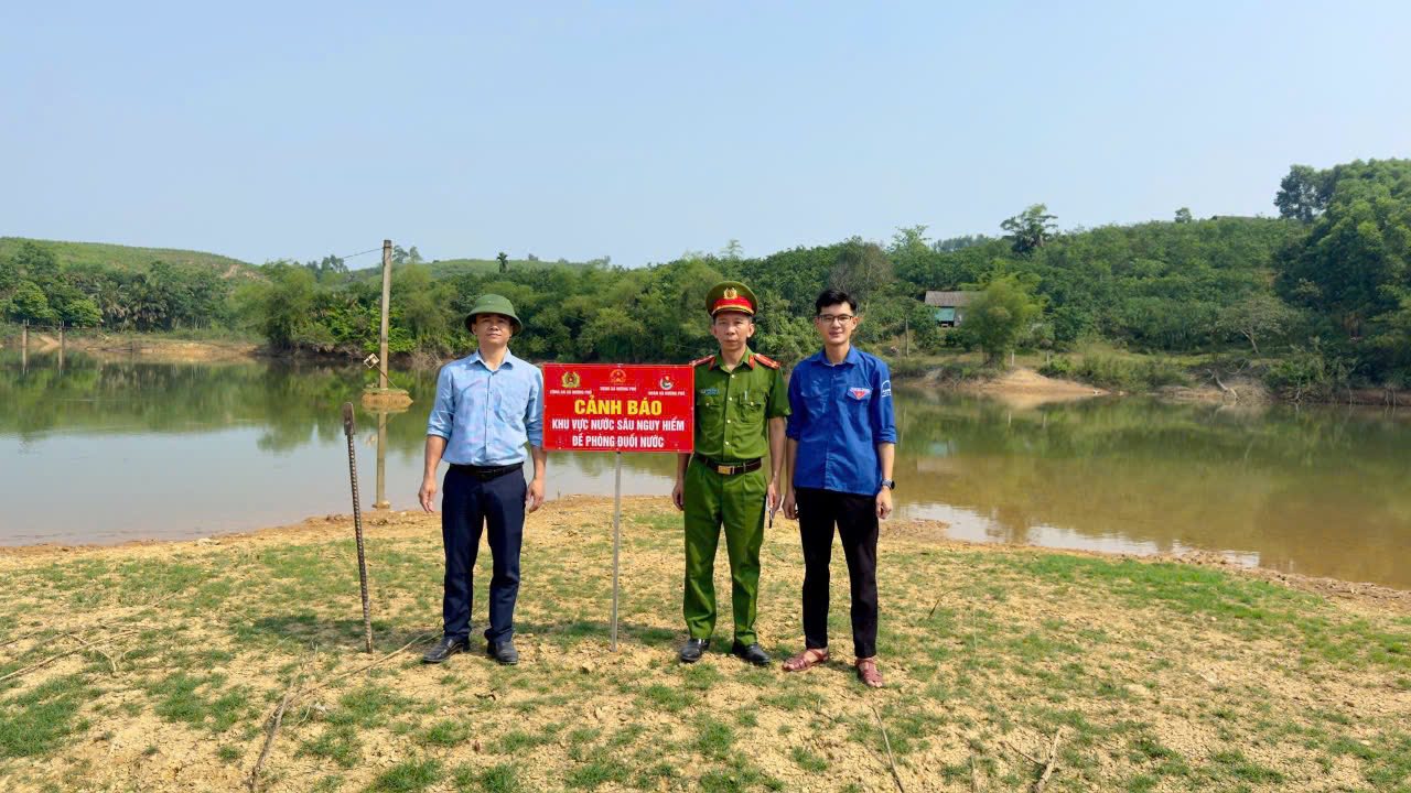 Rủ nhau đi câu cá, 2 nam sinh lớp 10 đuối nước thương tâm - Ảnh 1.