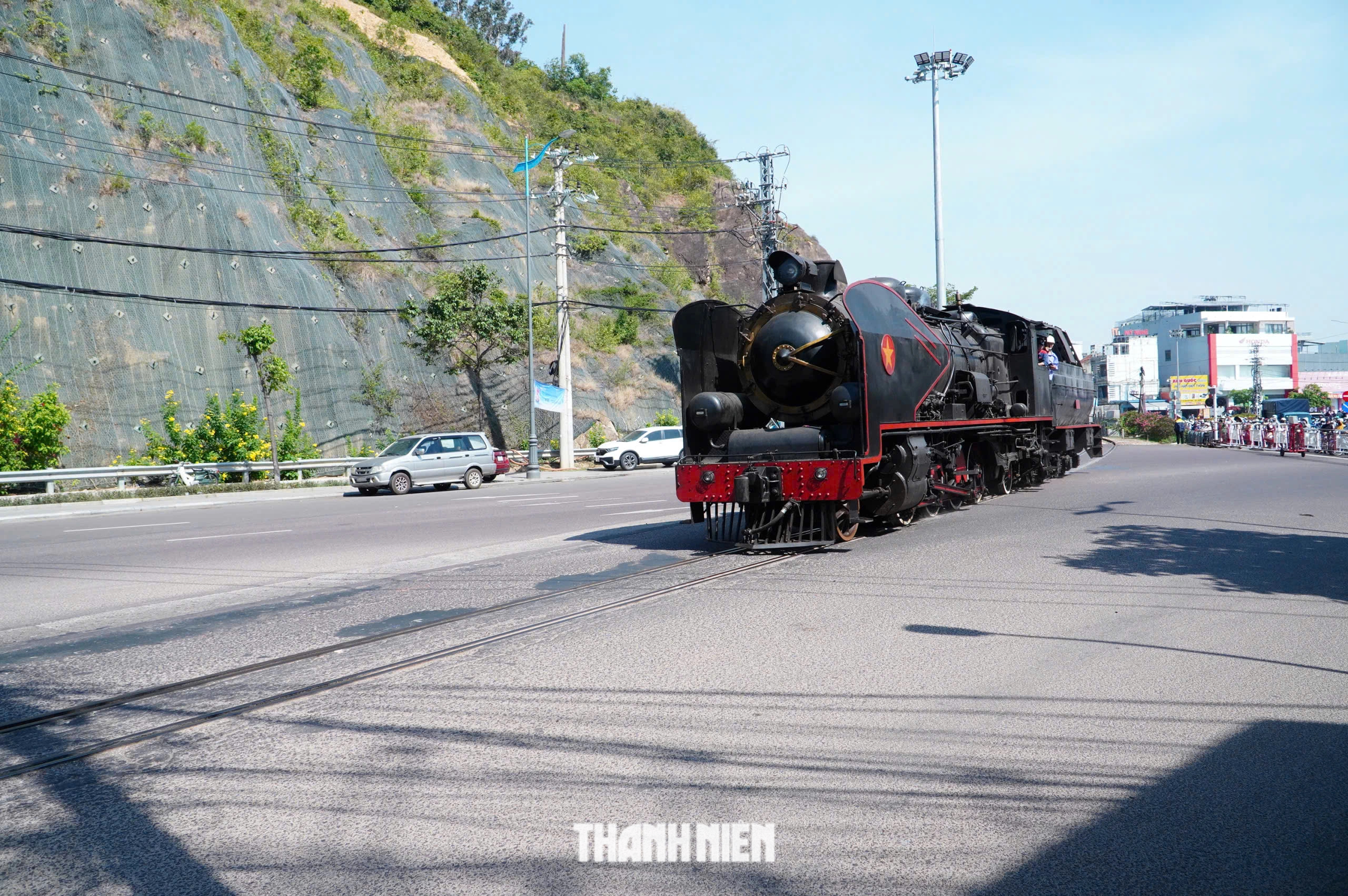 Đầu tàu hơi nước cuối cùng đang làm gì ở Quy Nhơn - Ảnh 1.