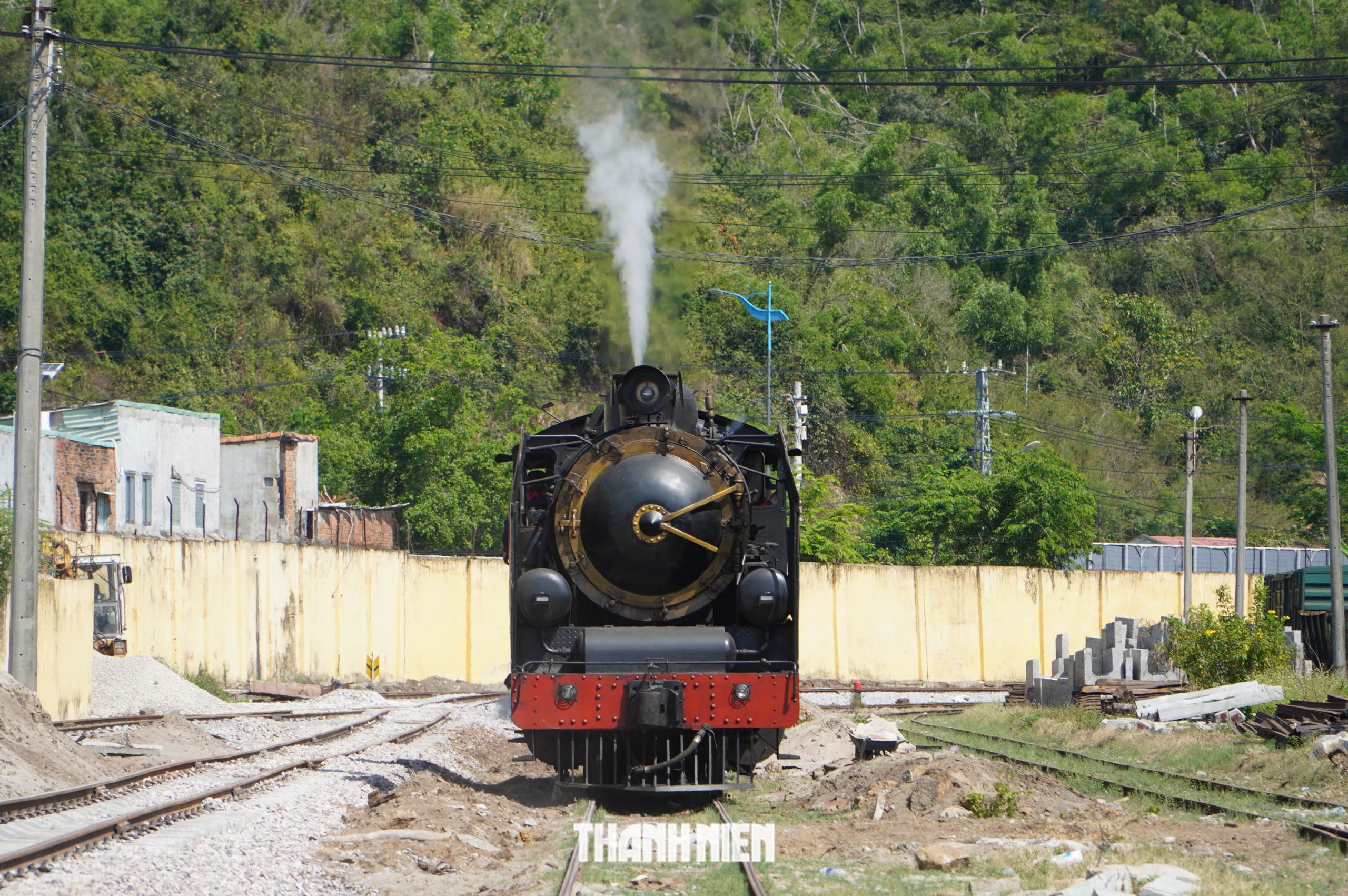 Đầu tàu hơi nước cuối cùng đang làm gì ở Quy Nhơn - Ảnh 19.