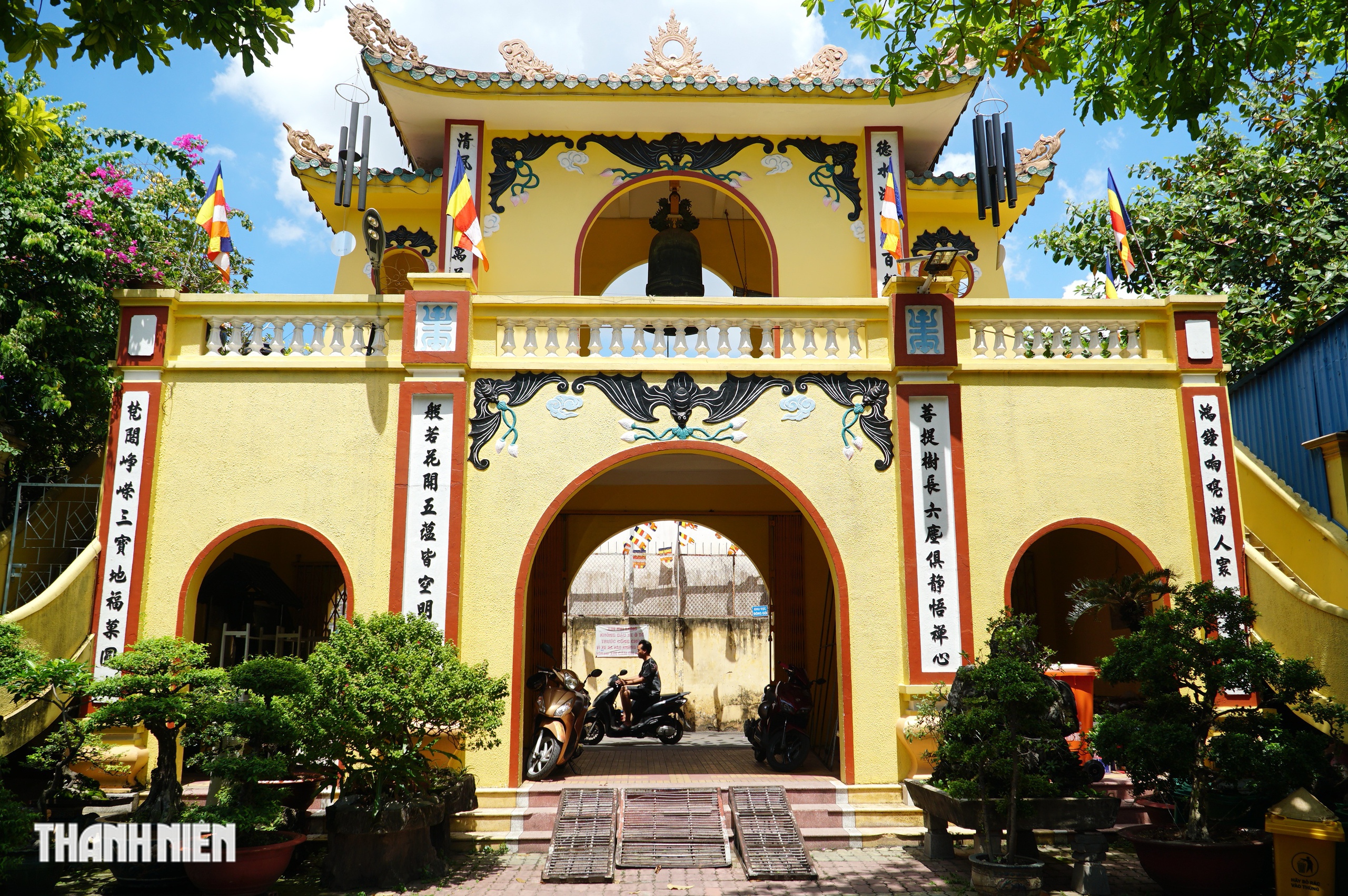 Chùa trong hẻm ở TP.HCM: Ngôi chùa kiểu miền Bắc, từng là nơi xóa mù chữ - Ảnh 3.
