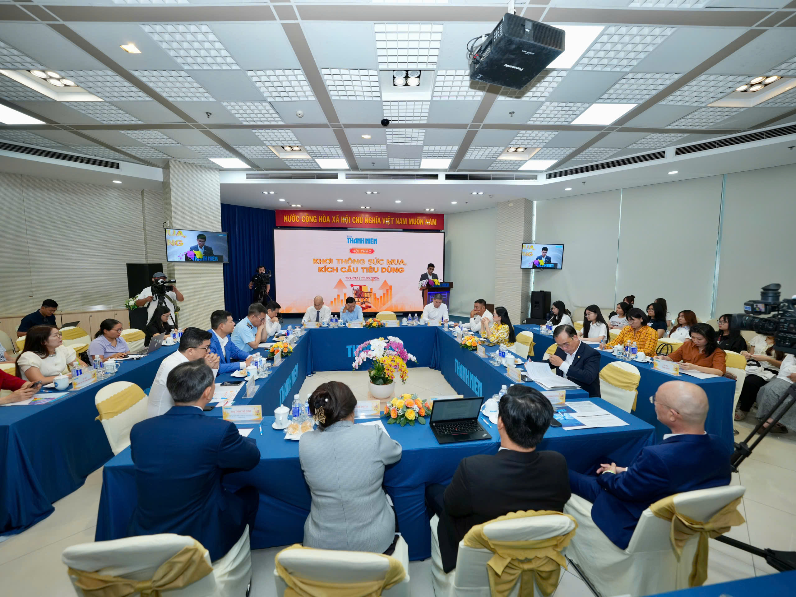 Hội thảo 'Khơi thông sức mua, Kích cầu tiêu dùng". - Ảnh 1.