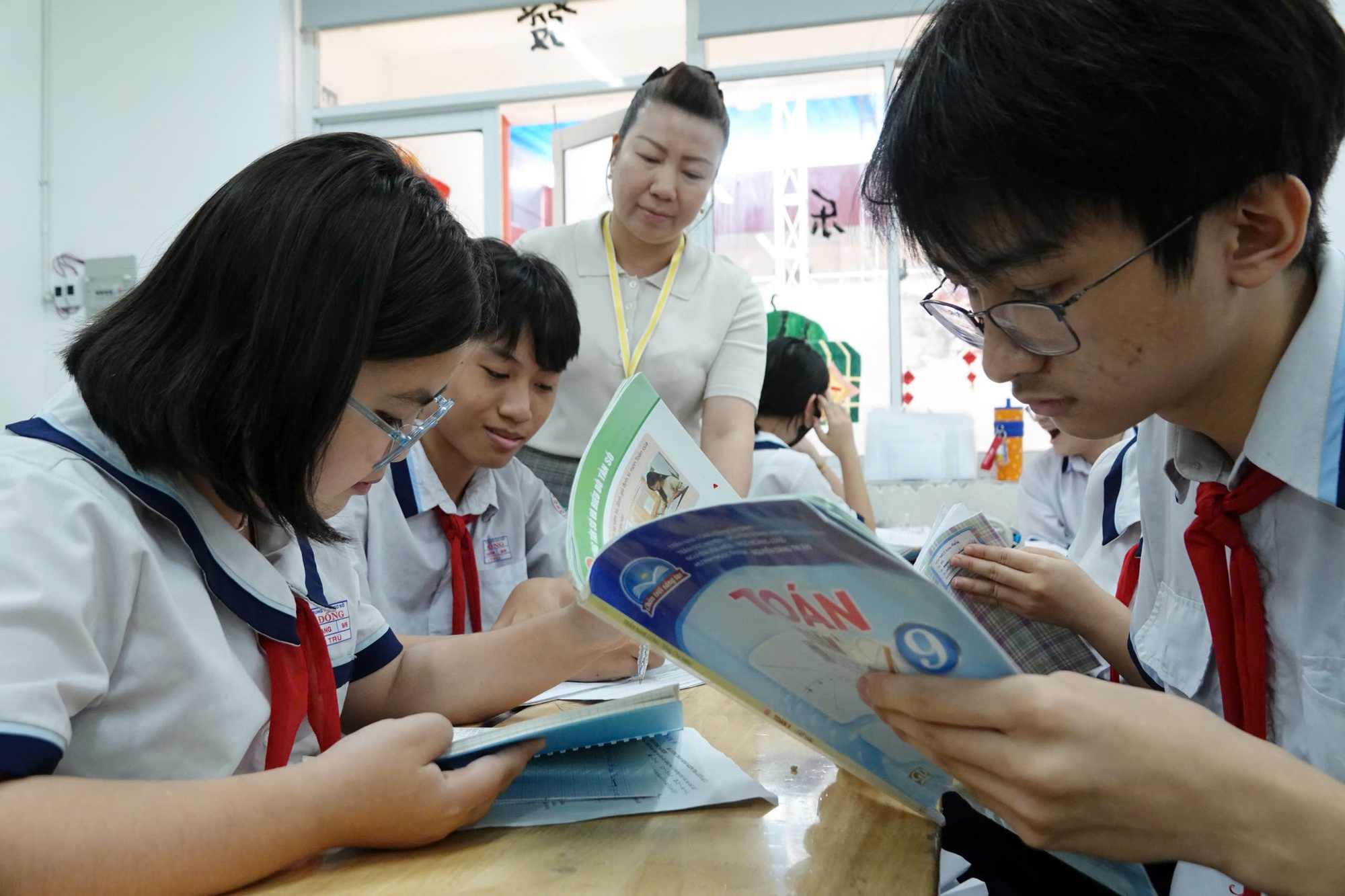Đề thi lớp 10 TP.HCM sau sáp nhập: Mức độ phân hóa thế nào ? - Ảnh 1. Đề thi lớp 10 TP.HCM sau sáp nhập: Mức độ phân hóa thế nào ? - Ảnh 1.