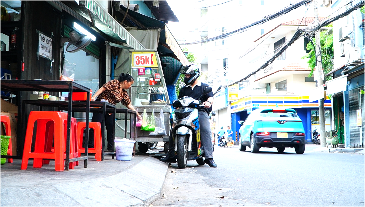 Truy tố CTV trật tự đô thị 'thu phí' hàng loạt quán cà phê, bãi xe - Ảnh 1.