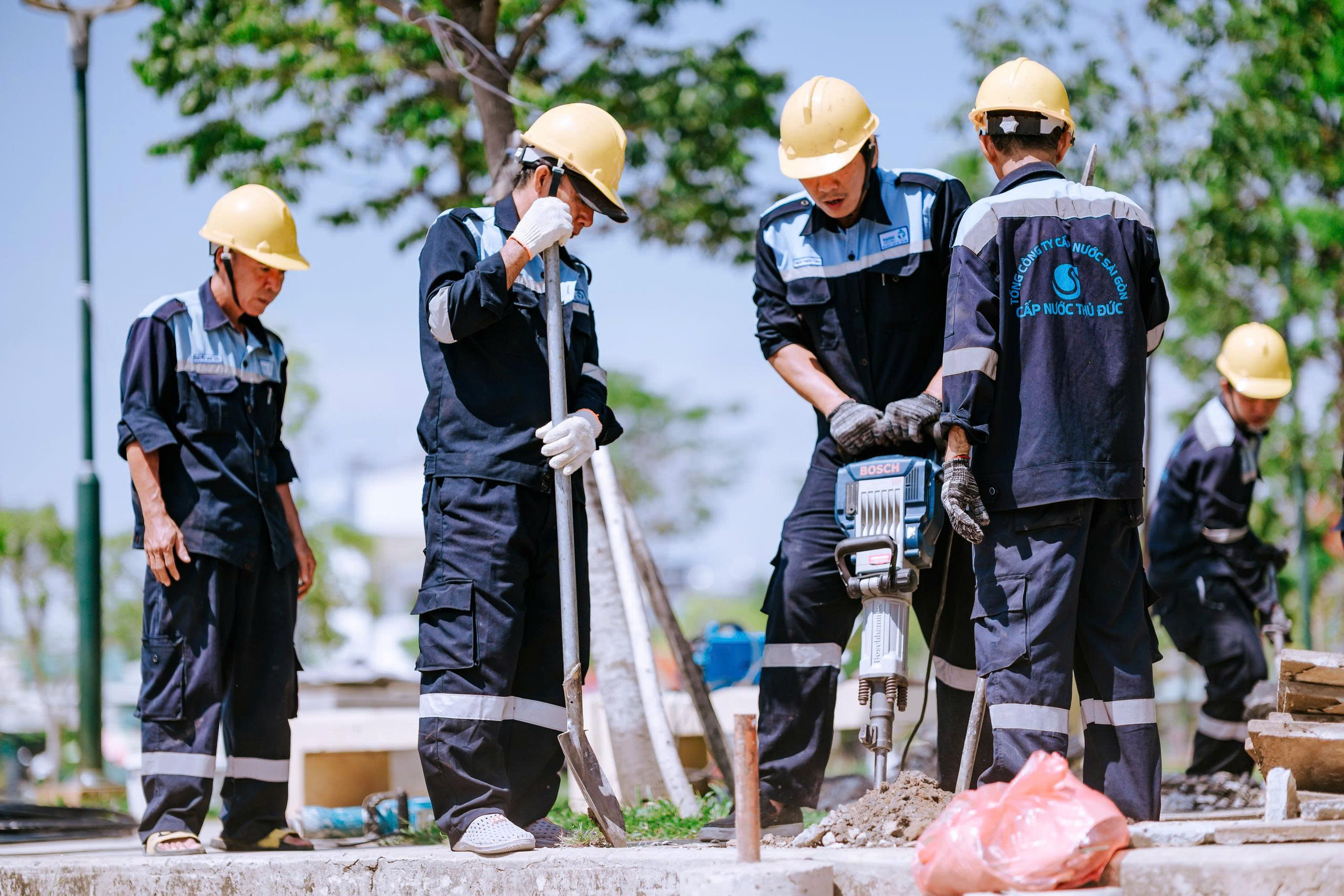 Cấp nước Thủ Đức: Giữ dòng nước ổn định, lan tỏa nghĩa tình nơi biên cương- Ảnh 1. Cấp nước Thủ Đức: Giữ dòng nước ổn định, lan tỏa nghĩa tình nơi biên cương- Ảnh 1.