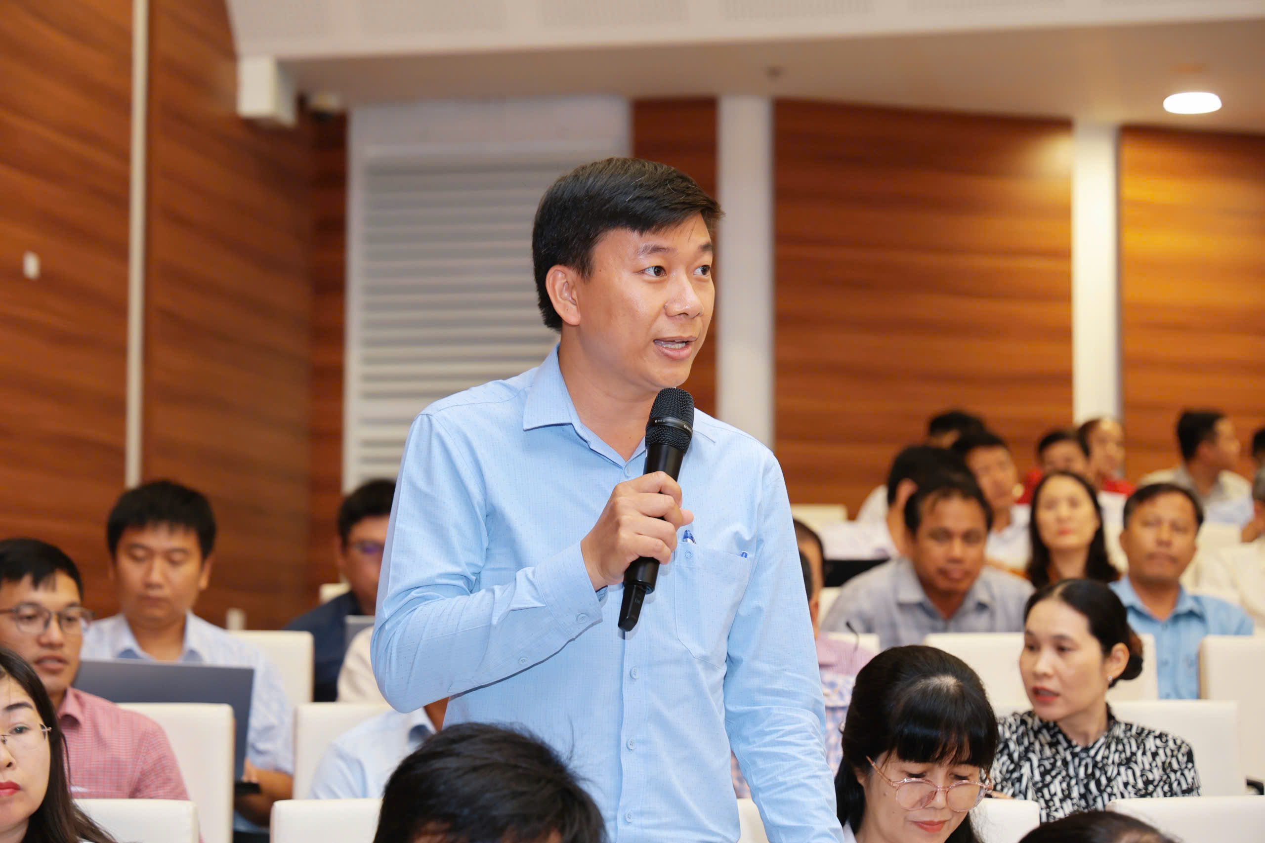  Thiếu người, thêm việc, quy trình phải ‘tự mò’- Ảnh 2.