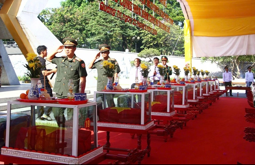 Thủ tướng L&ecirc; Minh Hưng dự lễ truy điệu, an t&aacute;ng 28 h&agrave;i cốt liệt sĩ tại Quảng Trị- Ảnh 5.