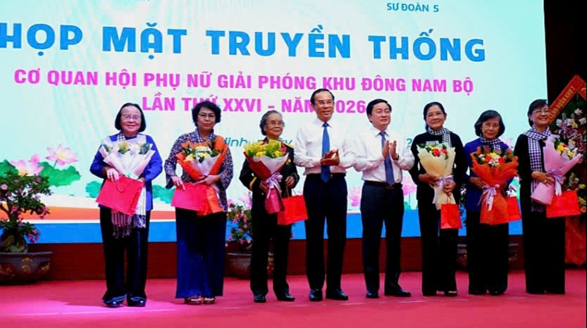 Sống lại thời hoa lửa cùng 'Phụ nữ miền Đông gian lao mà anh dũng'- Ảnh 3. Sống lại thời hoa lửa cùng 'Phụ nữ miền Đông gian lao mà anh dũng'- Ảnh 3.