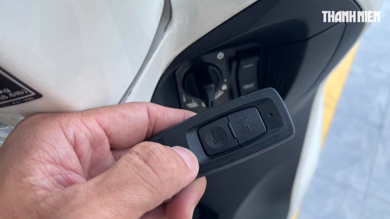Cách nhận biết chìa khóa thông minh smartkey xe máy sắp hết pin - Ảnh 2.