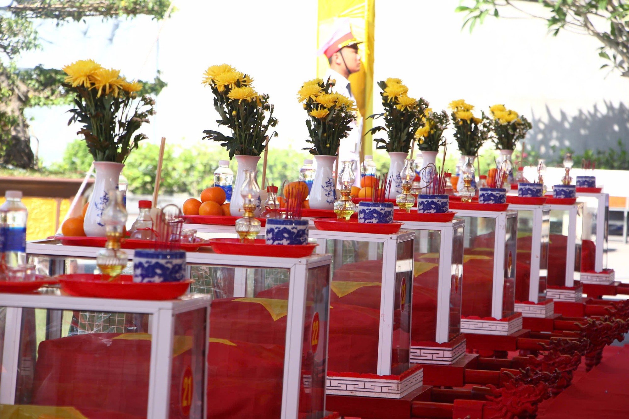 Thủ tướng Lê Minh Hưng dự lễ truy điệu, an táng 28 hài cốt liệt sĩ tại Quảng Trị- Ảnh 3.