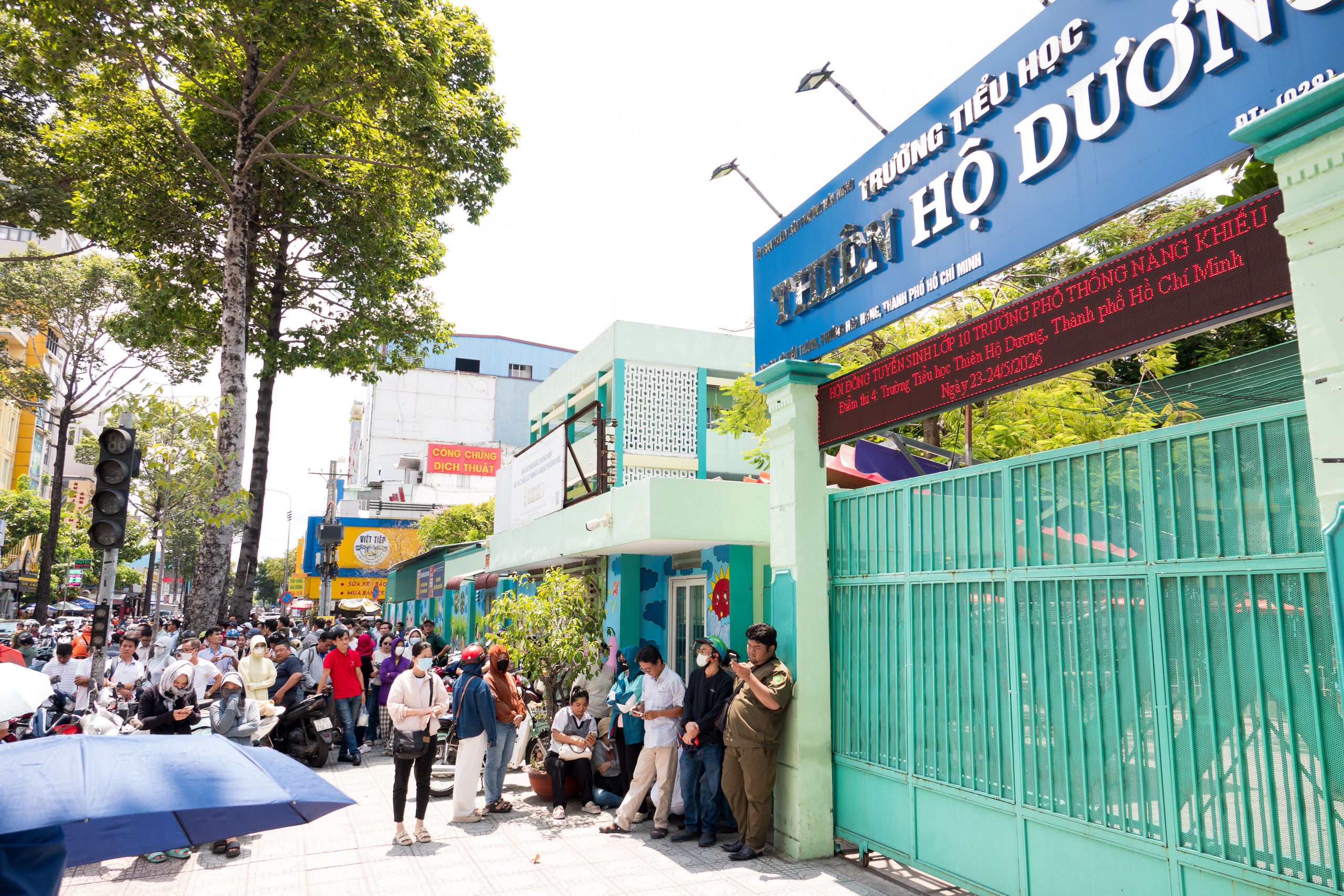  Tiếng Anh 'dễ', văn hỏi về Nam bộ và sự lựa chọn - Ảnh 1.